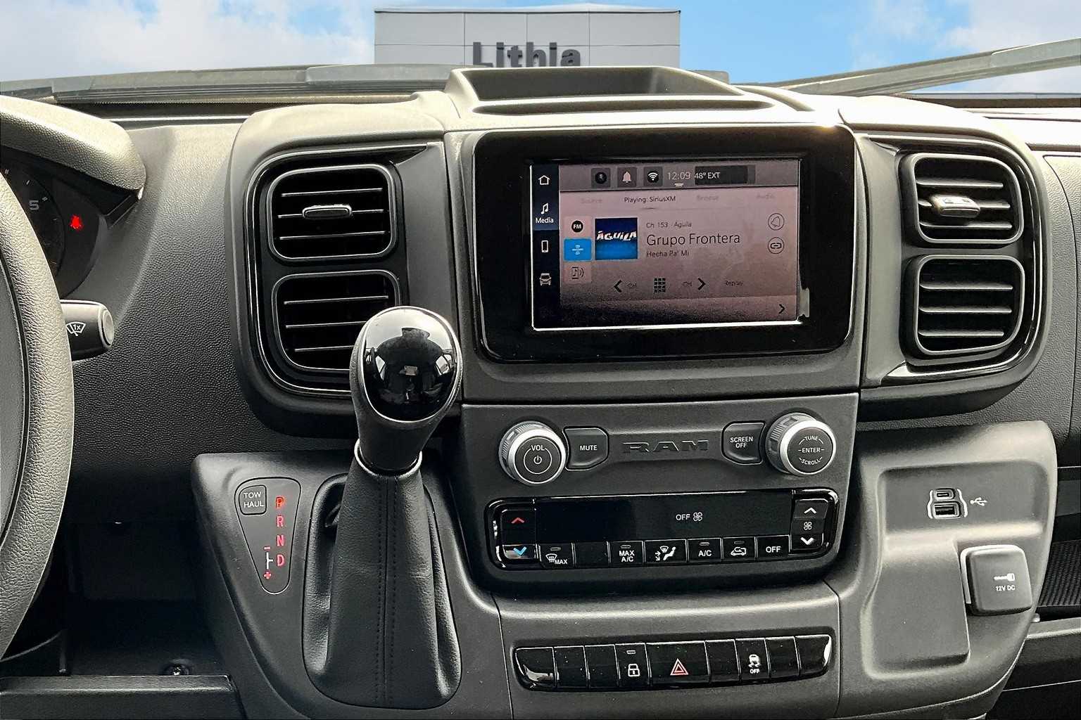 2025 Ram ProMaster 1500 photo 4