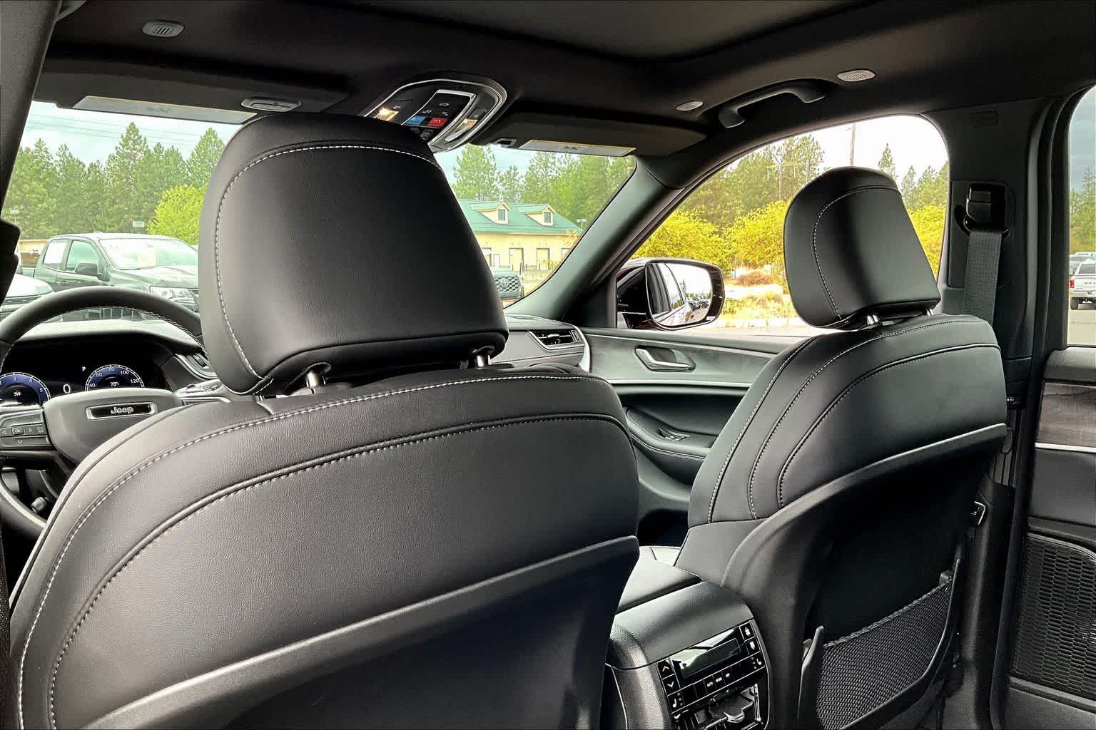 Thumbnail: 2025 Jeep Grand Cherokee L - 12