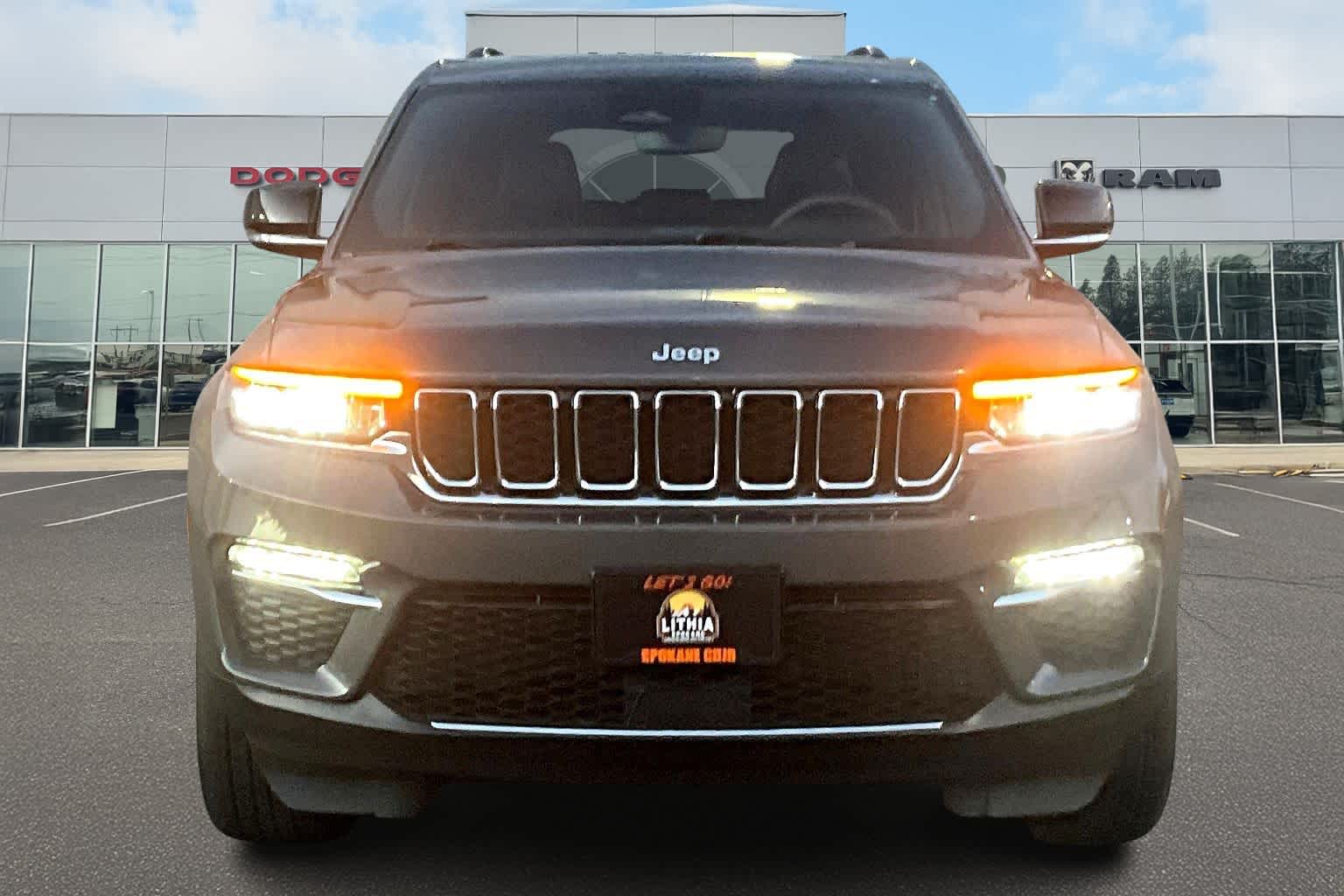 Thumbnail: 2024 Jeep Grand Cherokee - 6