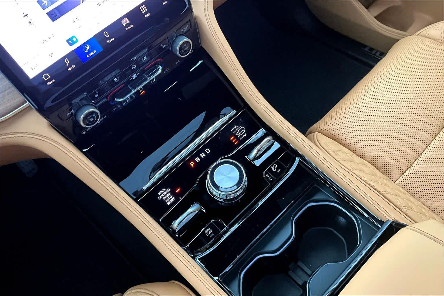 Thumbnail: 2025 Jeep Grand Cherokee L - 17