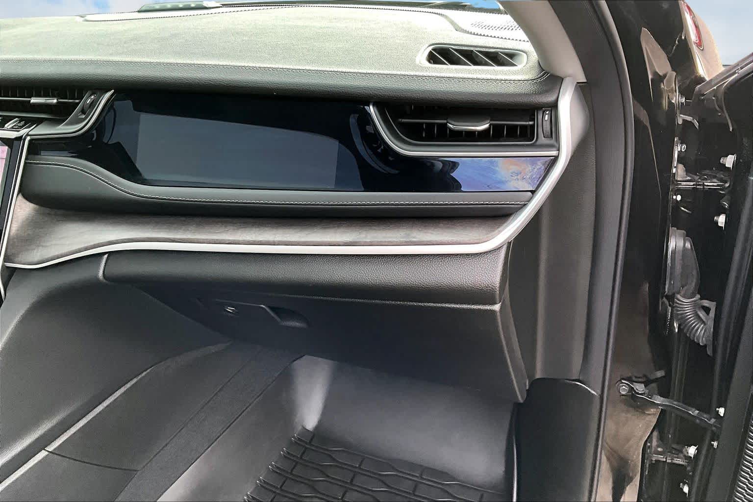 Thumbnail: 2023 Jeep Grand Cherokee - 24