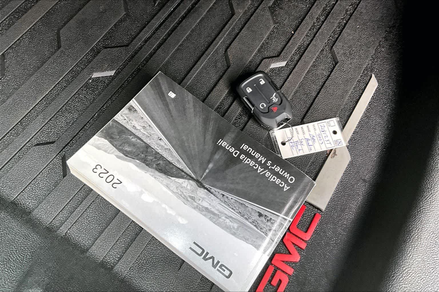 Thumbnail: 2023 GMC Acadia - 20