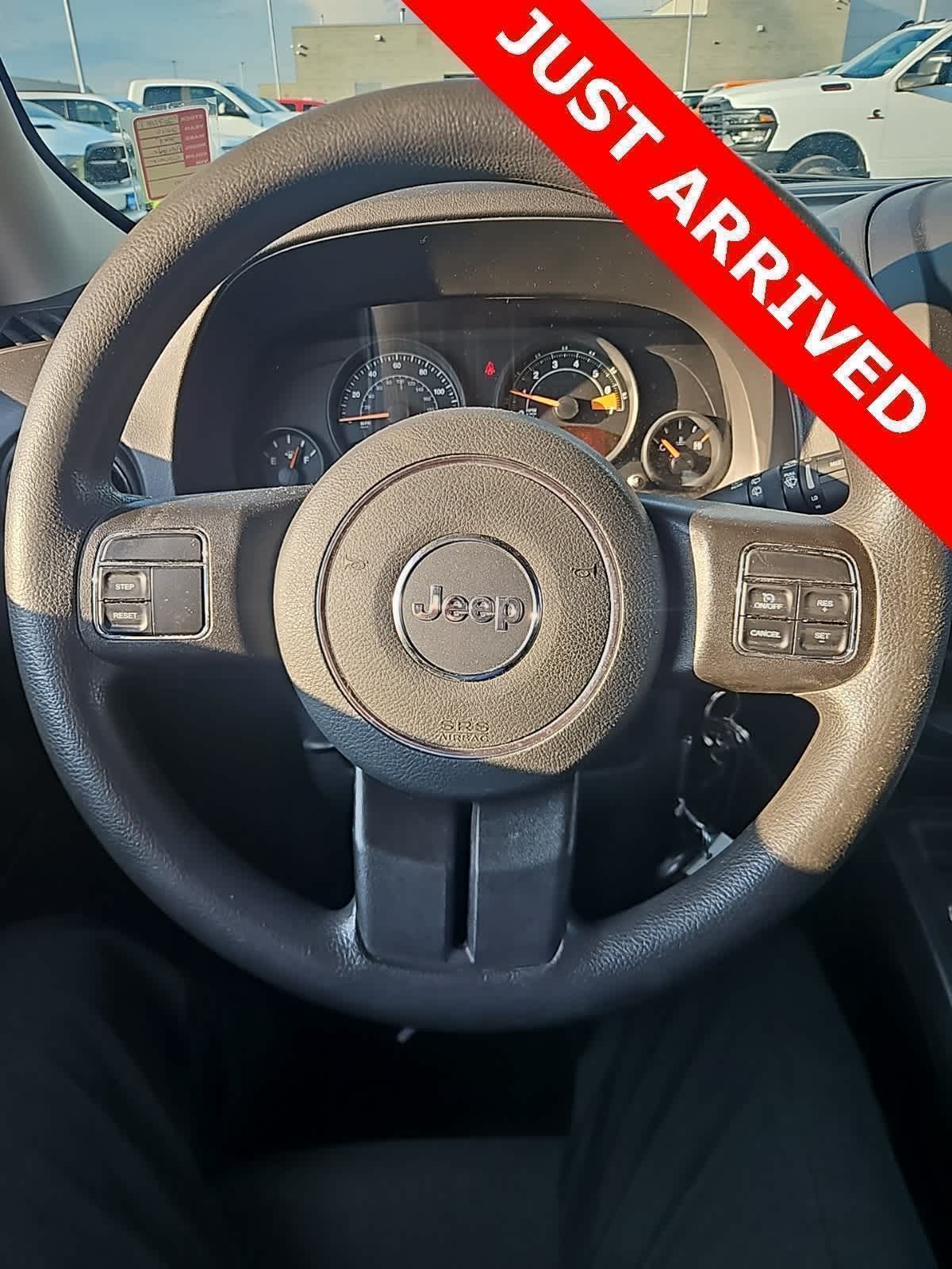 Thumbnail: 2015 Jeep Patriot - 9