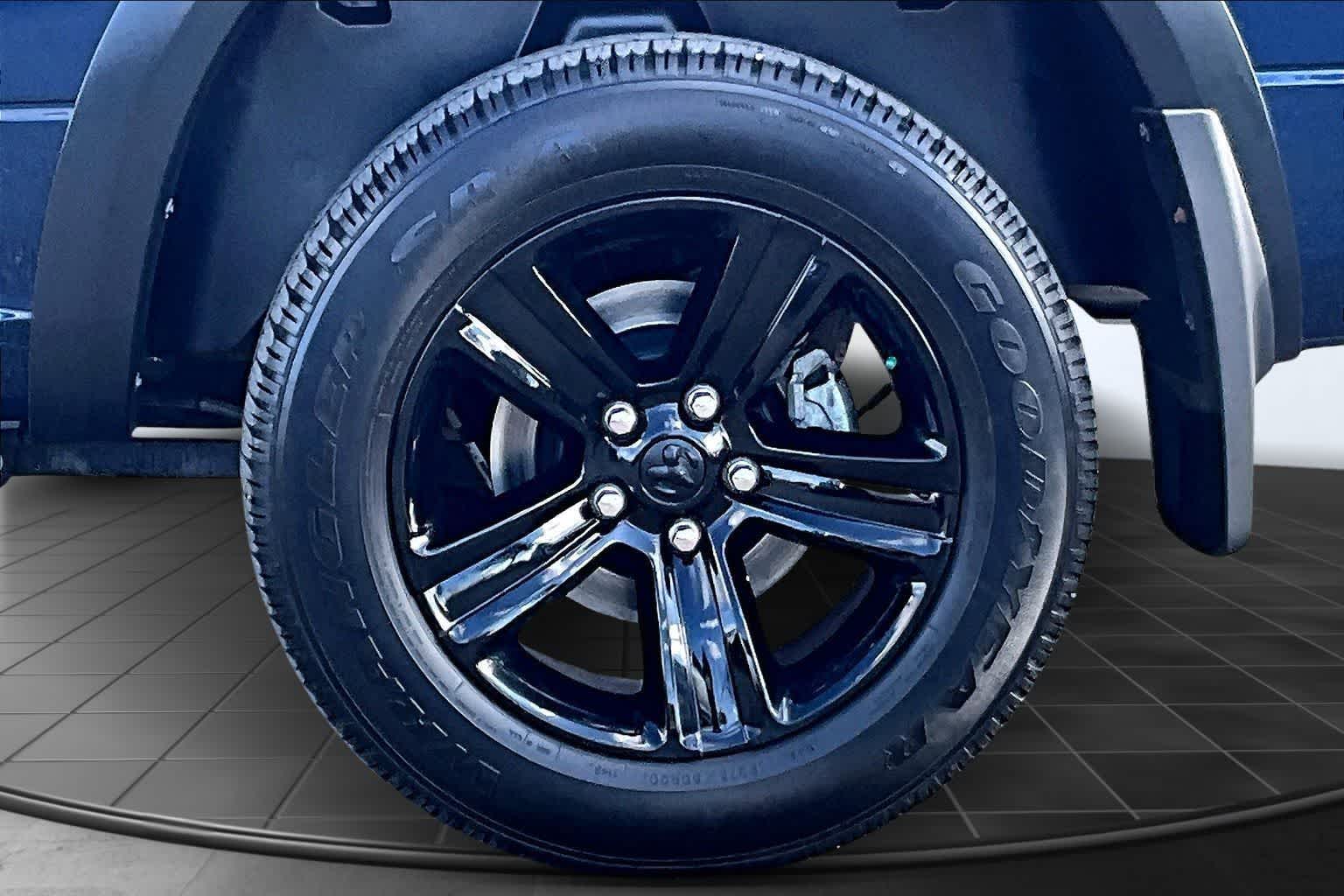 Thumbnail: 2024 RAM 1500 Classic - 36