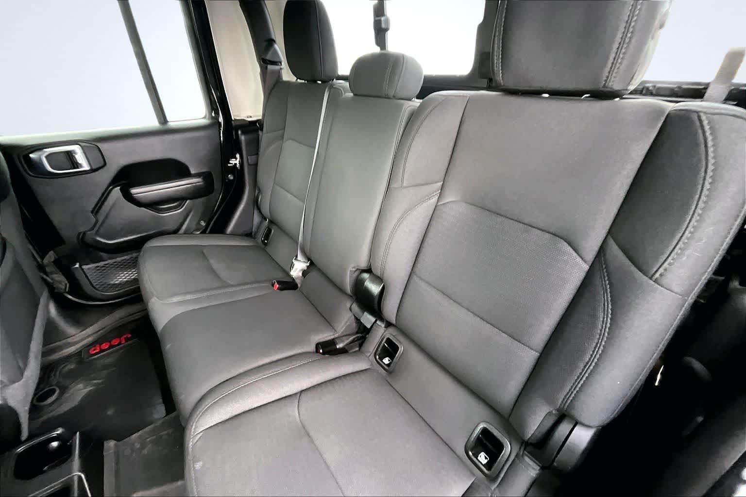 Thumbnail: 2021 Jeep Gladiator - 13