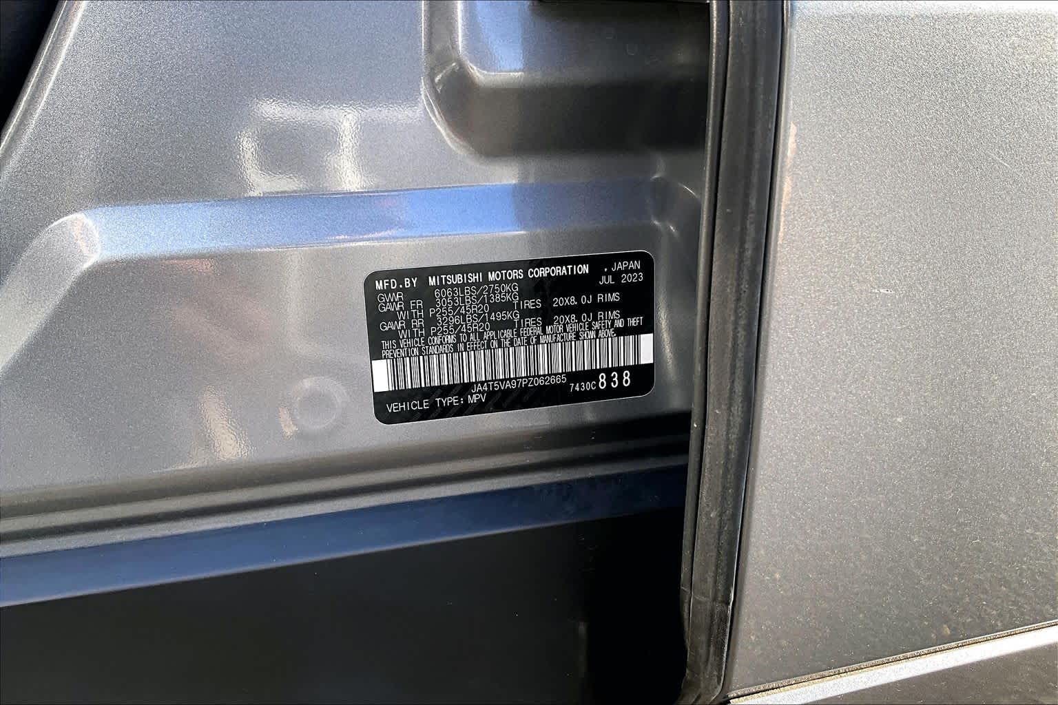 Thumbnail: 2023 Mitsubishi Outlander - 21