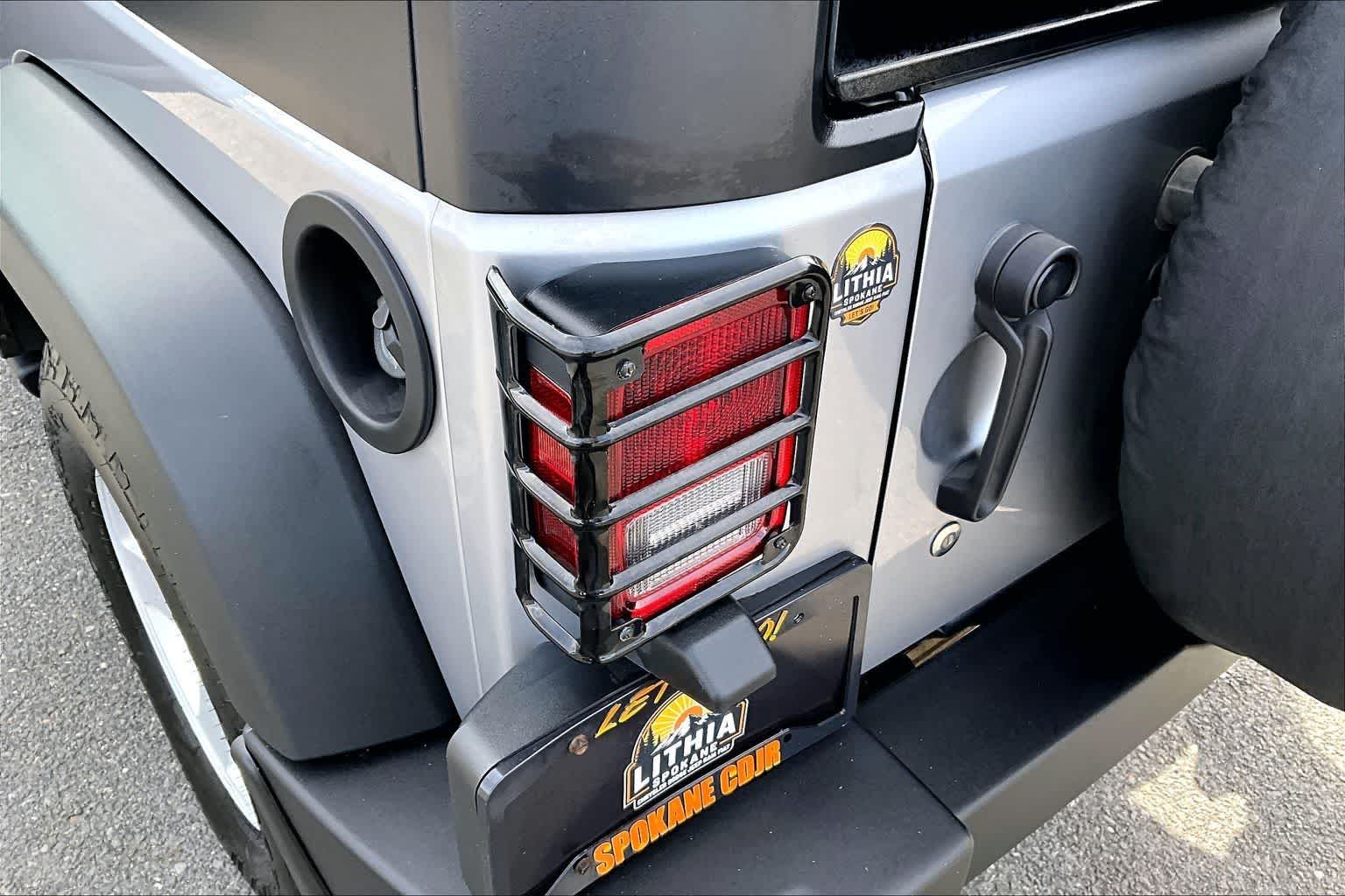 Thumbnail: 2017 Jeep Wrangler - 32