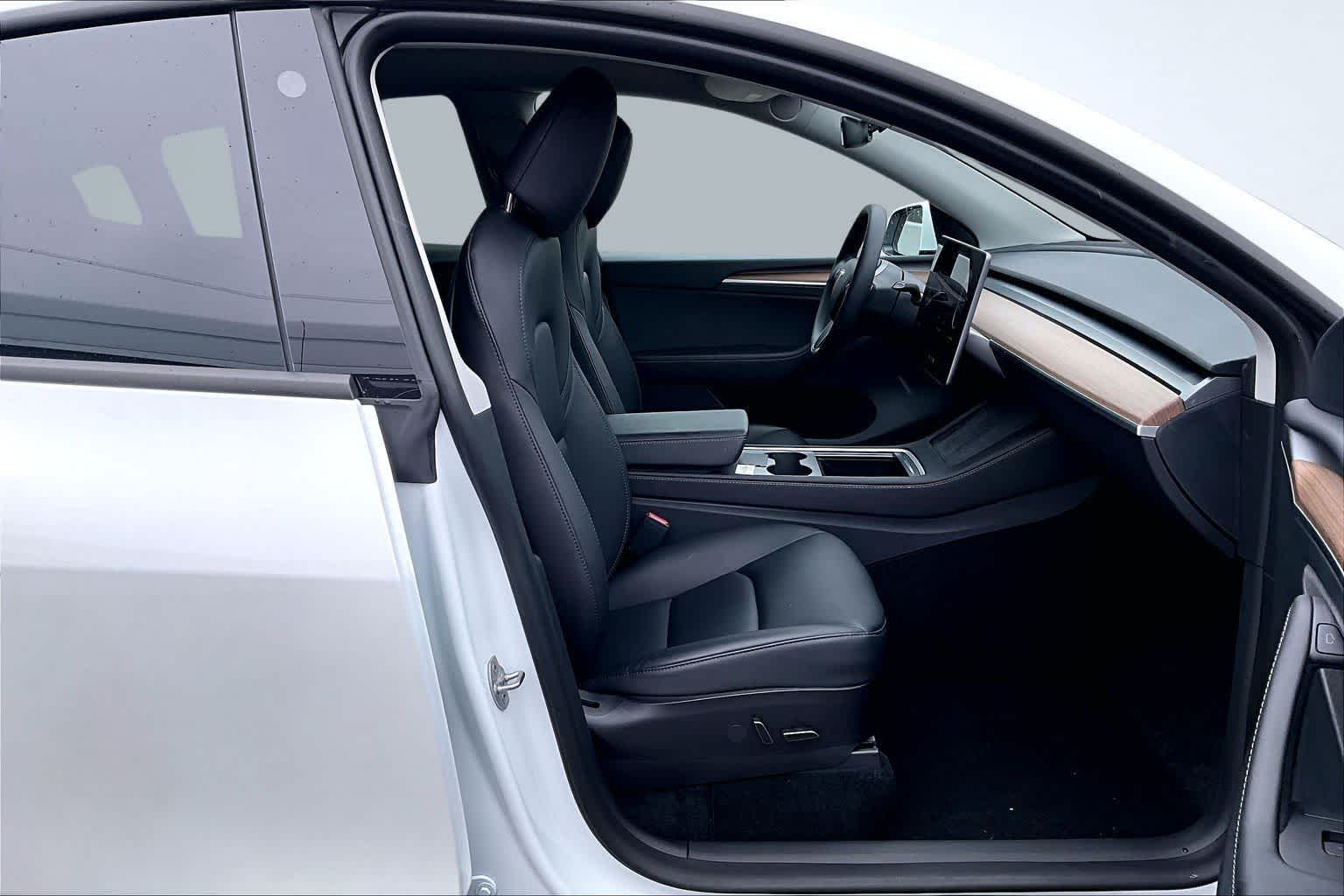 Thumbnail: 2023 Tesla Model Y - 14