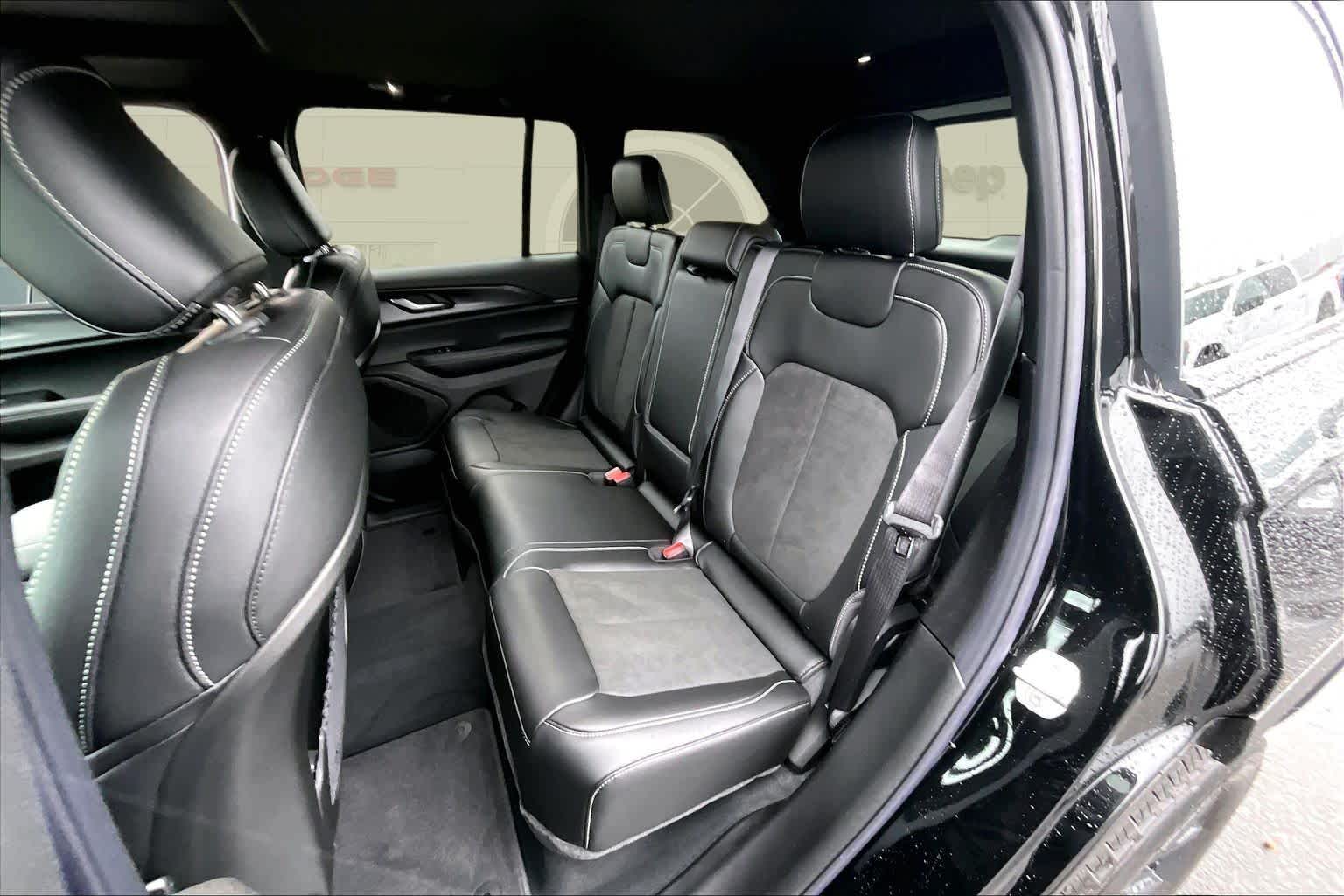 Thumbnail: 2025 Jeep Grand Cherokee - 13