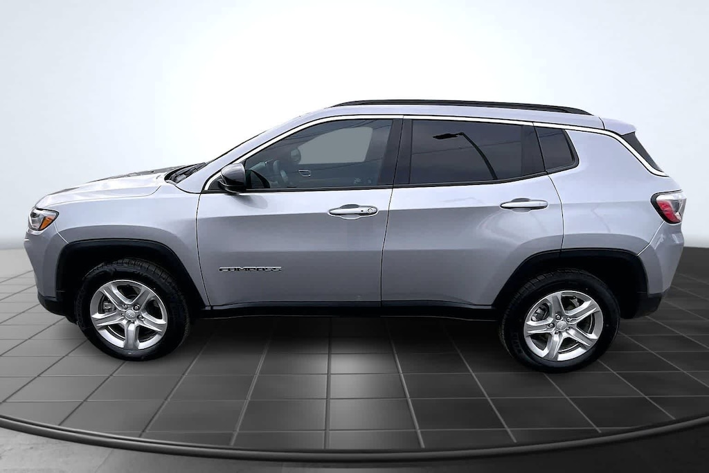 Used 2024 Jeep Compass Latitude SUV