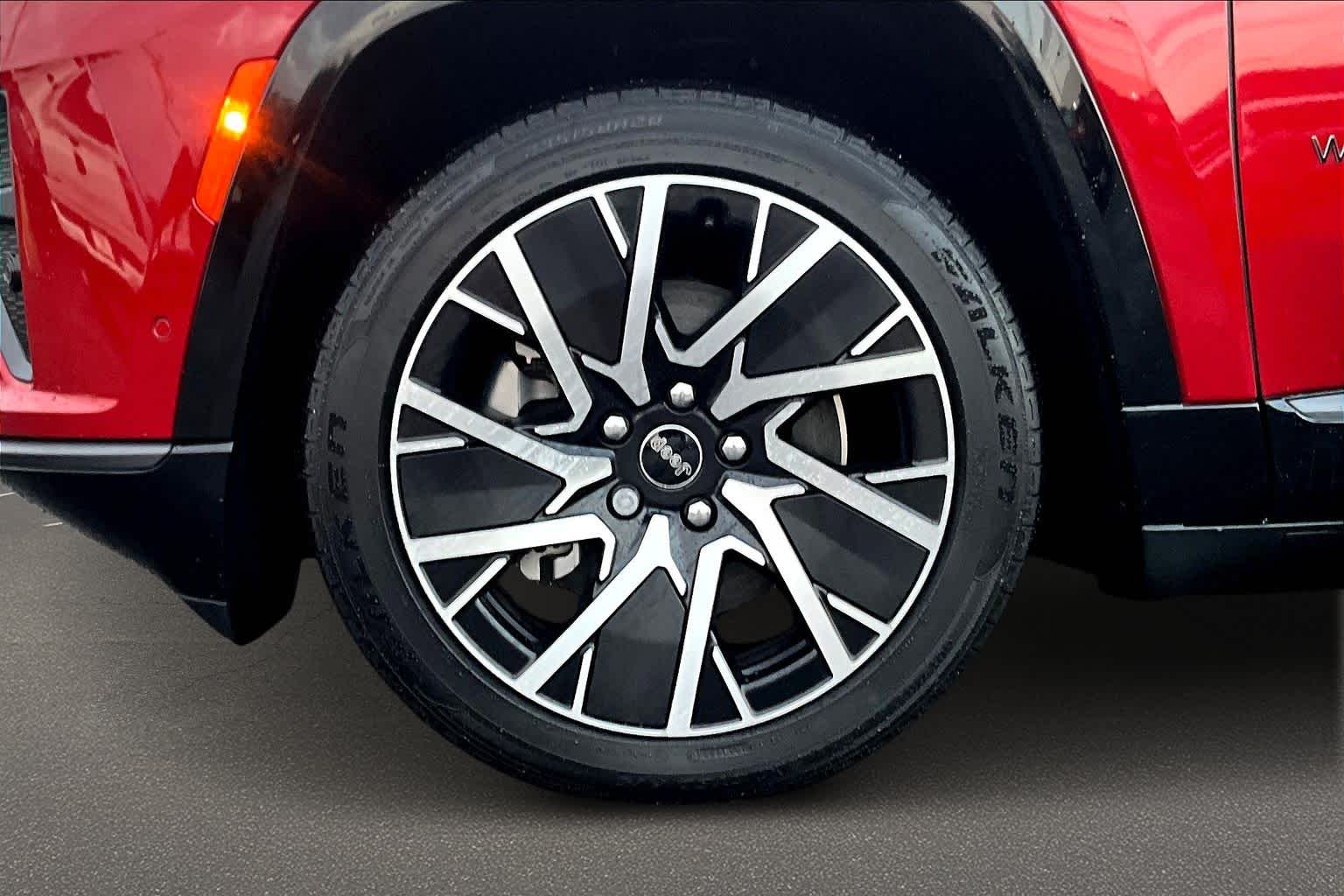 Thumbnail: 2025 Jeep Wagoneer S - 8