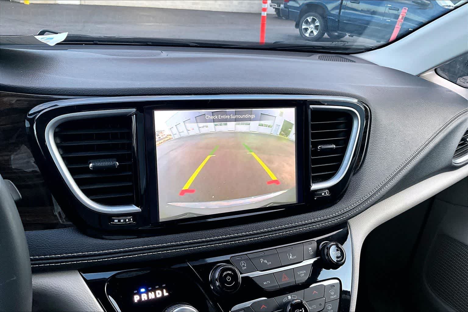 Thumbnail: 2023 Chrysler Pacifica - 27