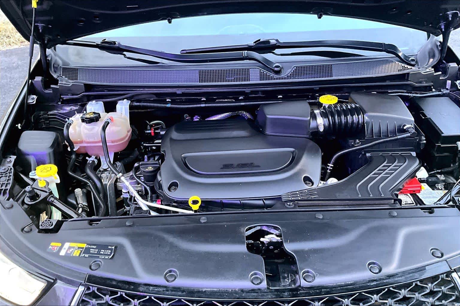 Thumbnail: 2022 Chrysler Pacifica - 9