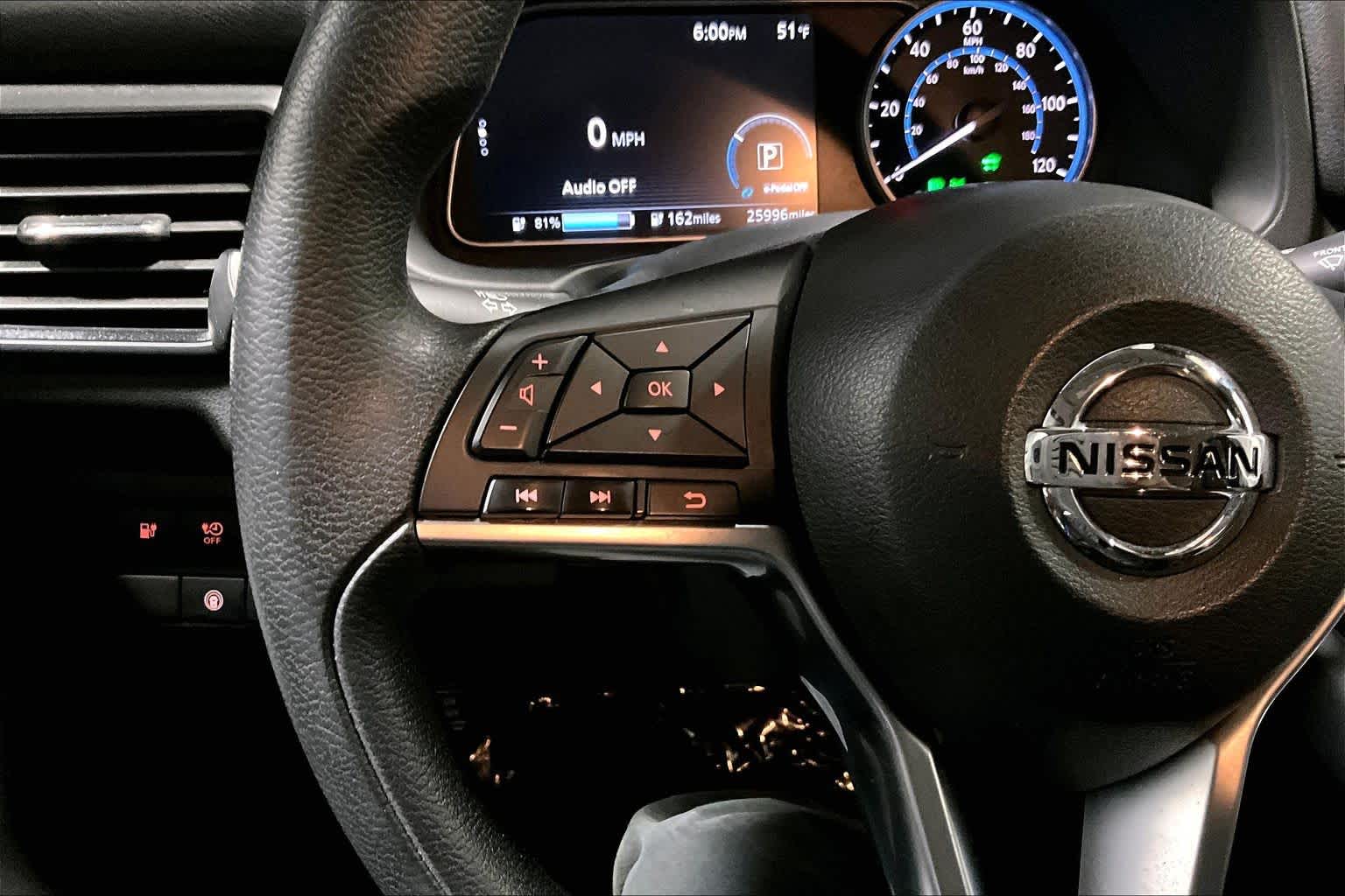 Thumbnail: 2022 Nissan Leaf - 25