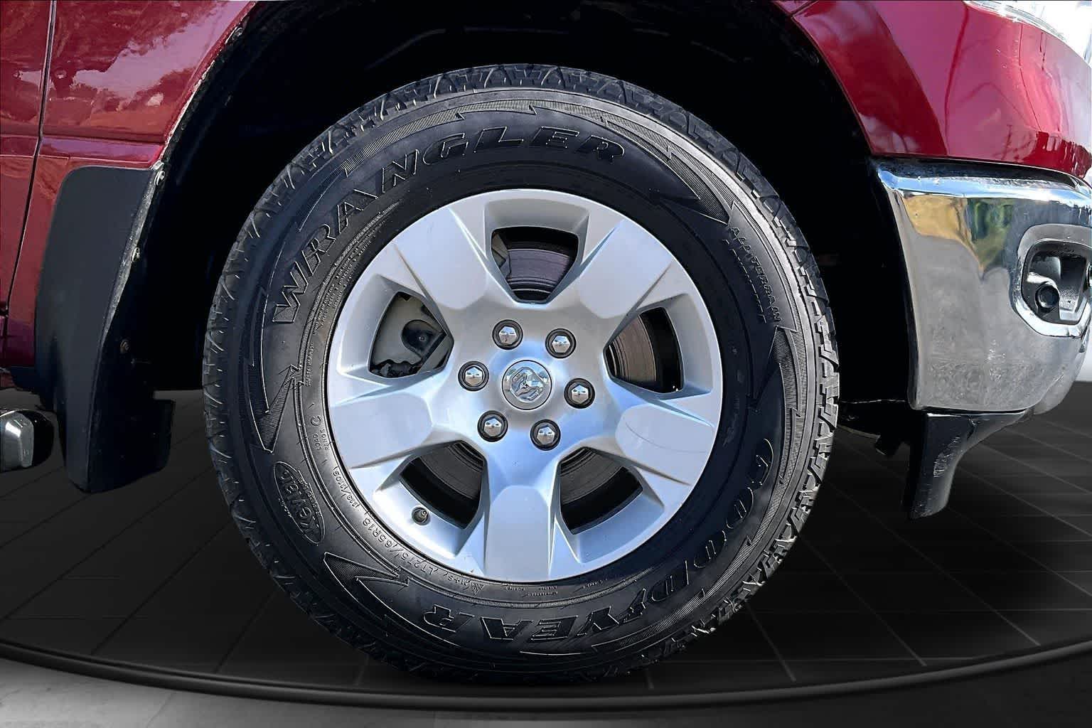 Thumbnail: 2024 RAM 1500 - 33