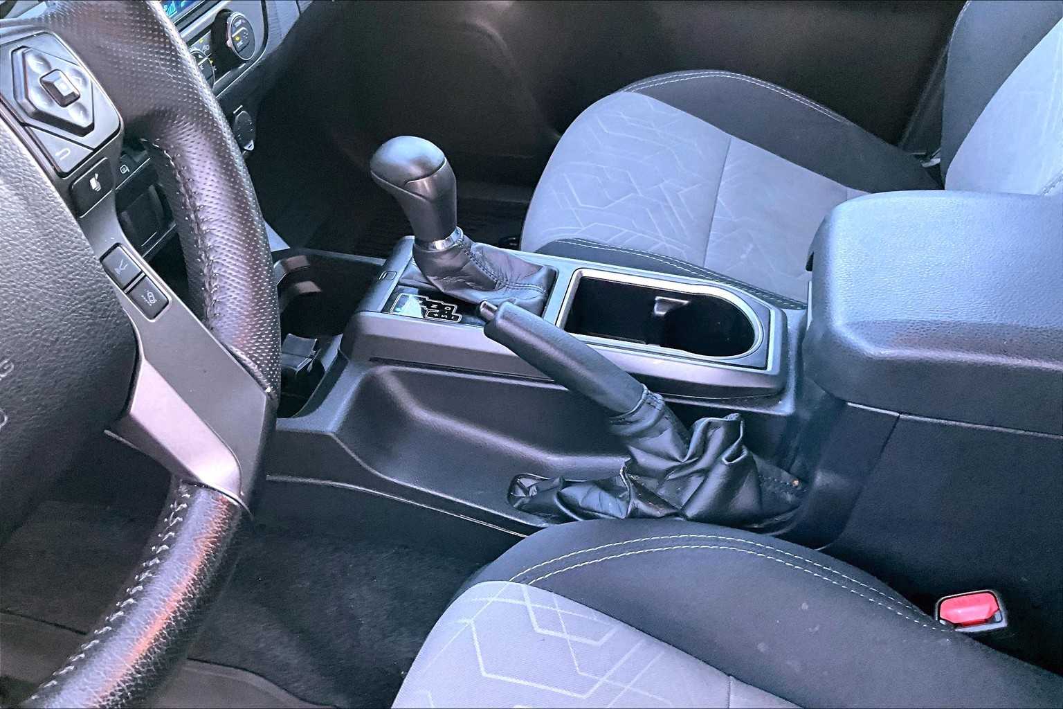 2022 Toyota Tacoma TRD Off-Road 15