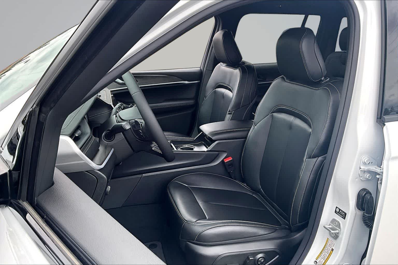 Thumbnail: 2026 Jeep Grand Cherokee - 11