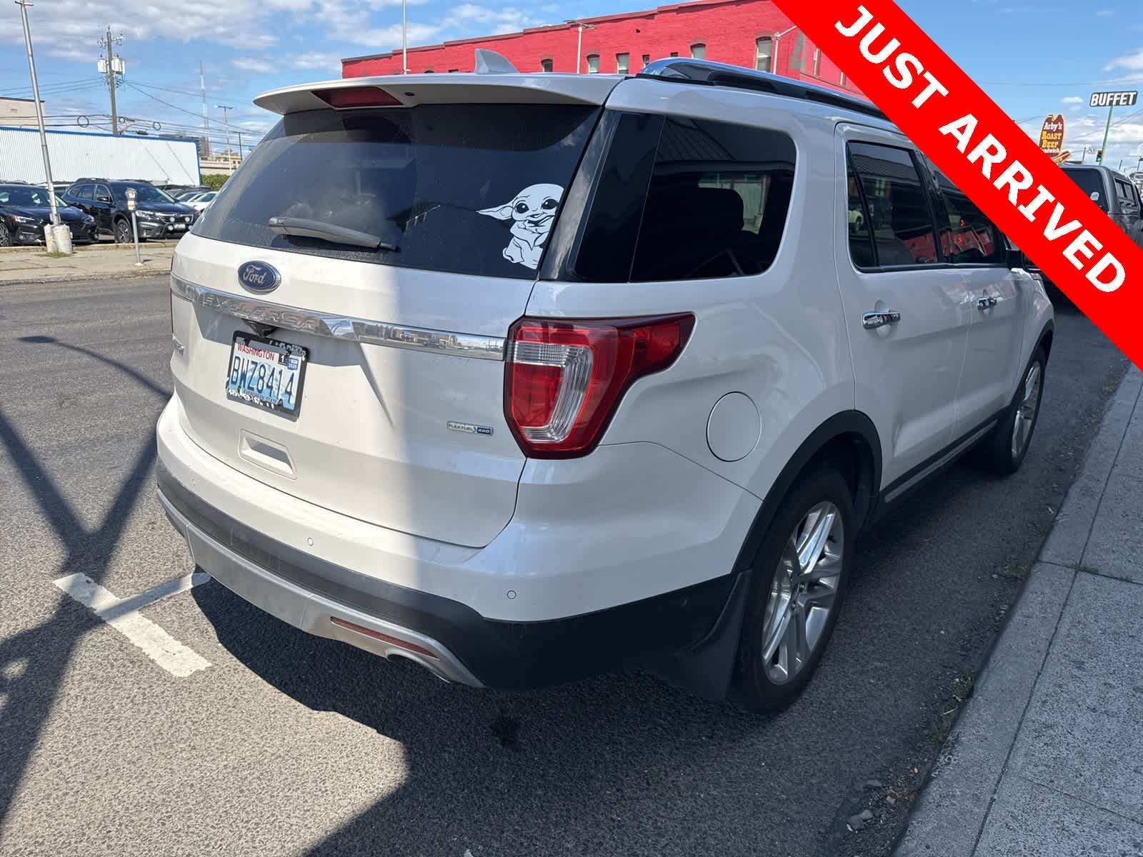 Thumbnail: 2016 Ford Explorer - 4