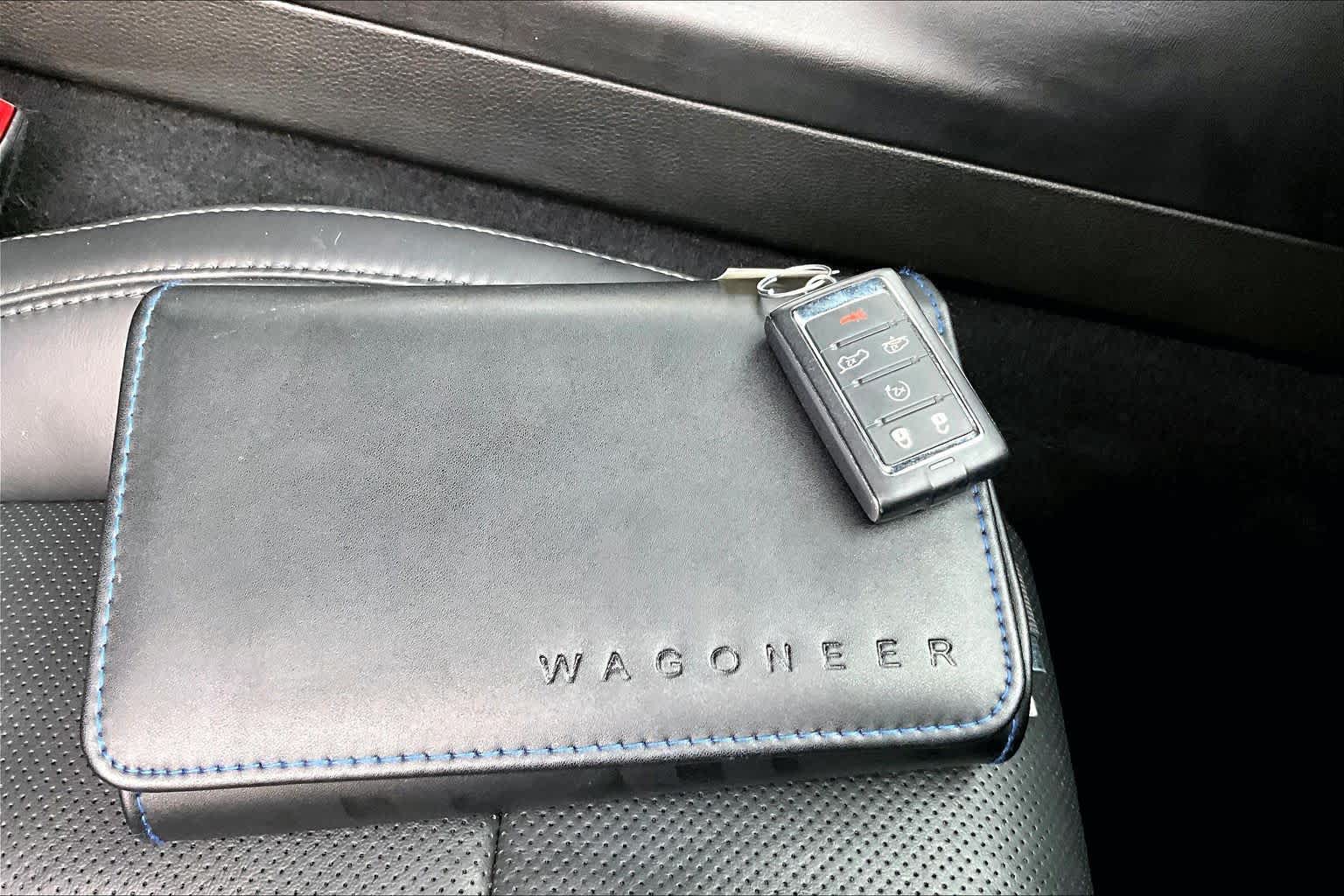 Thumbnail: 2022 Jeep Wagoneer - 20