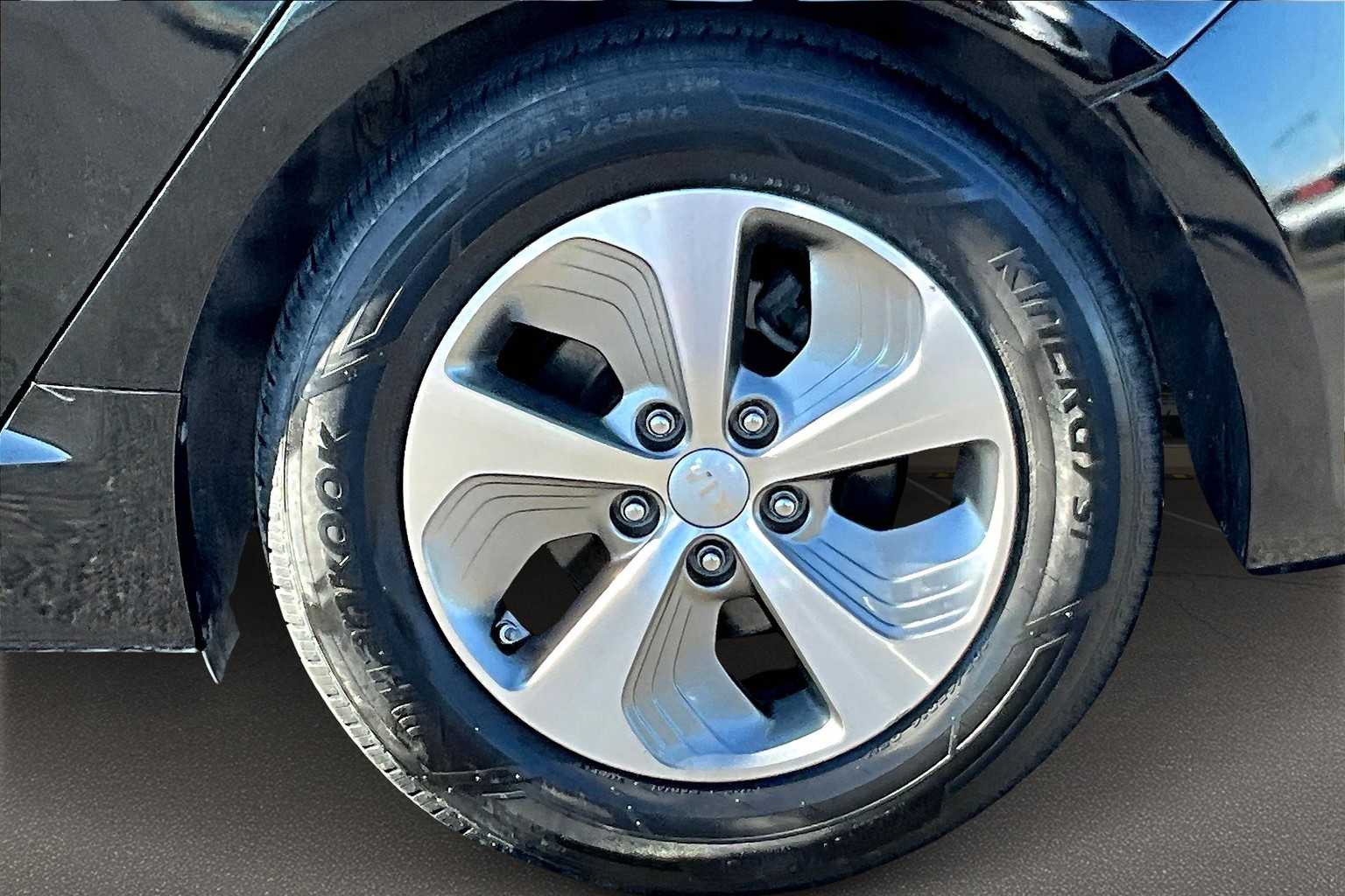 Thumbnail: 2015 Kia Optima - 35