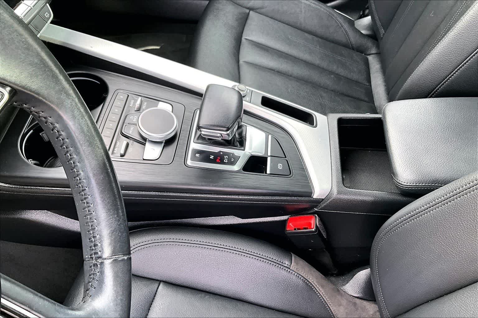 Thumbnail: 2017 Audi A4 - 17