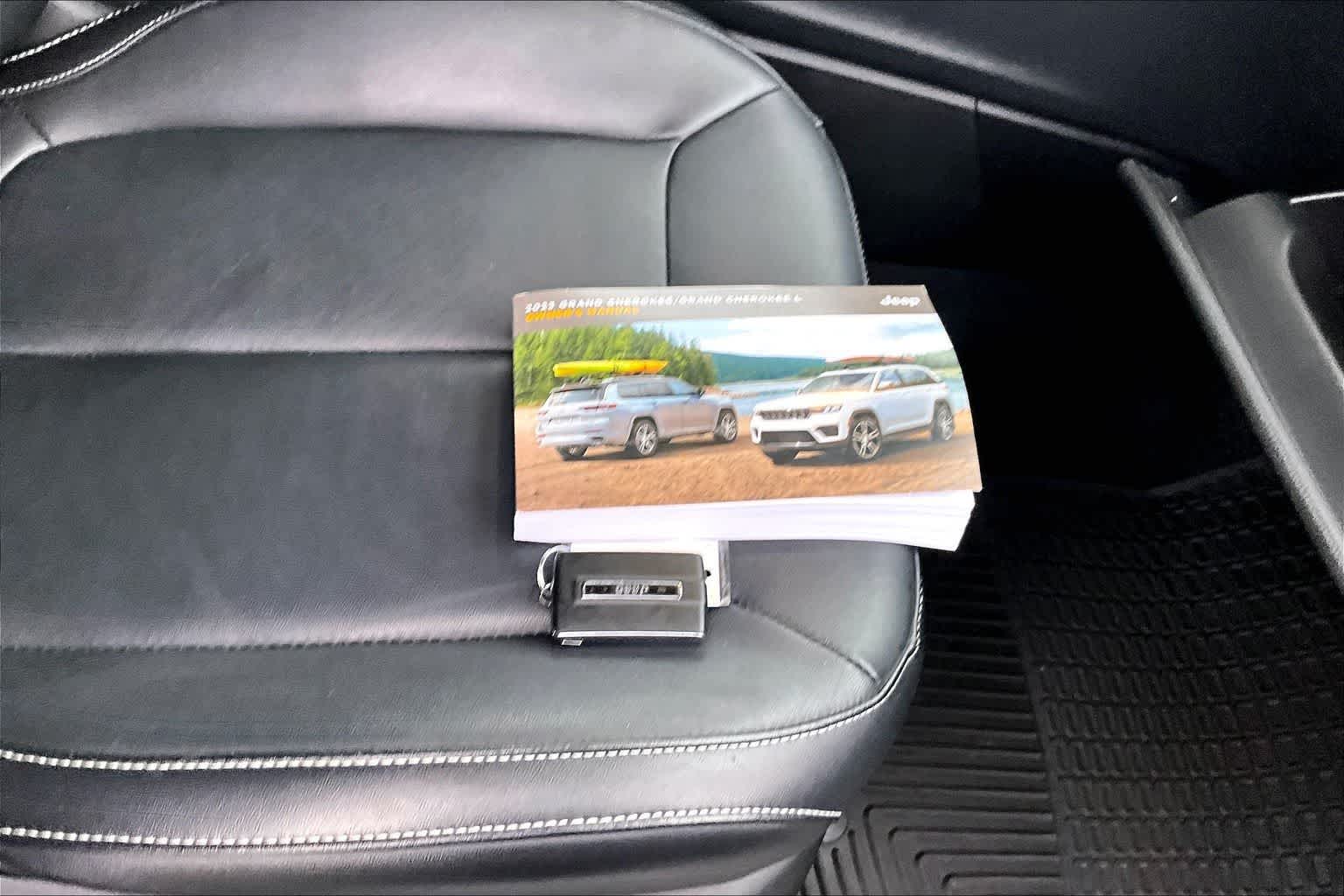 Thumbnail: 2023 Jeep Grand Cherokee L - 19