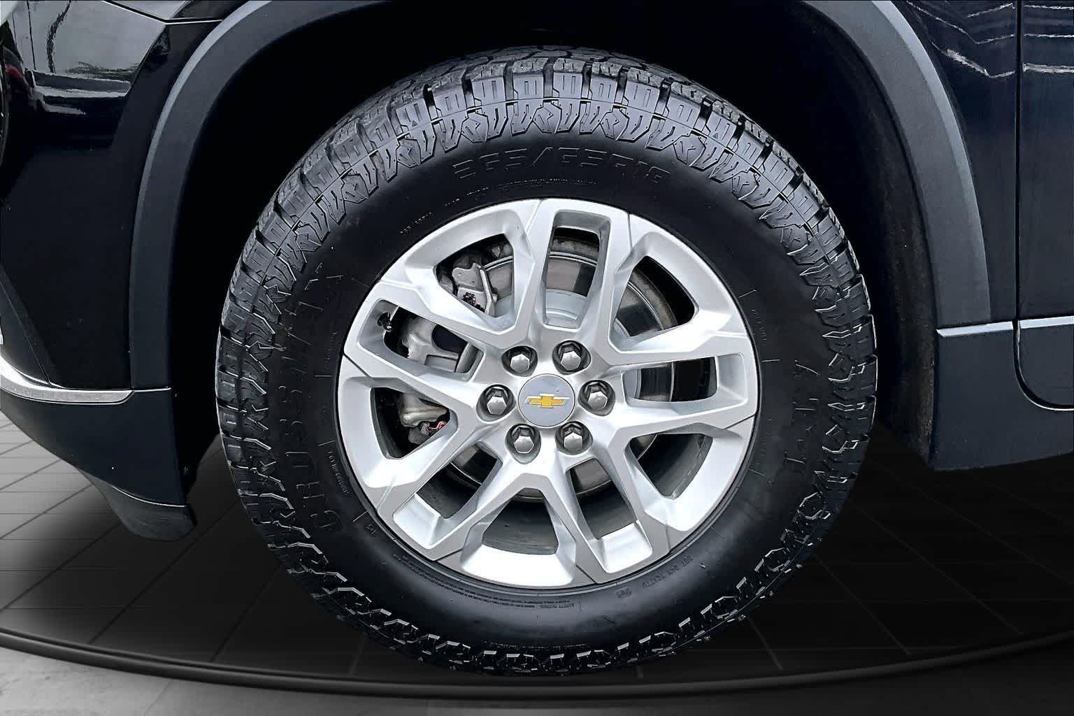 Thumbnail: 2021 Chevrolet Traverse - 8
