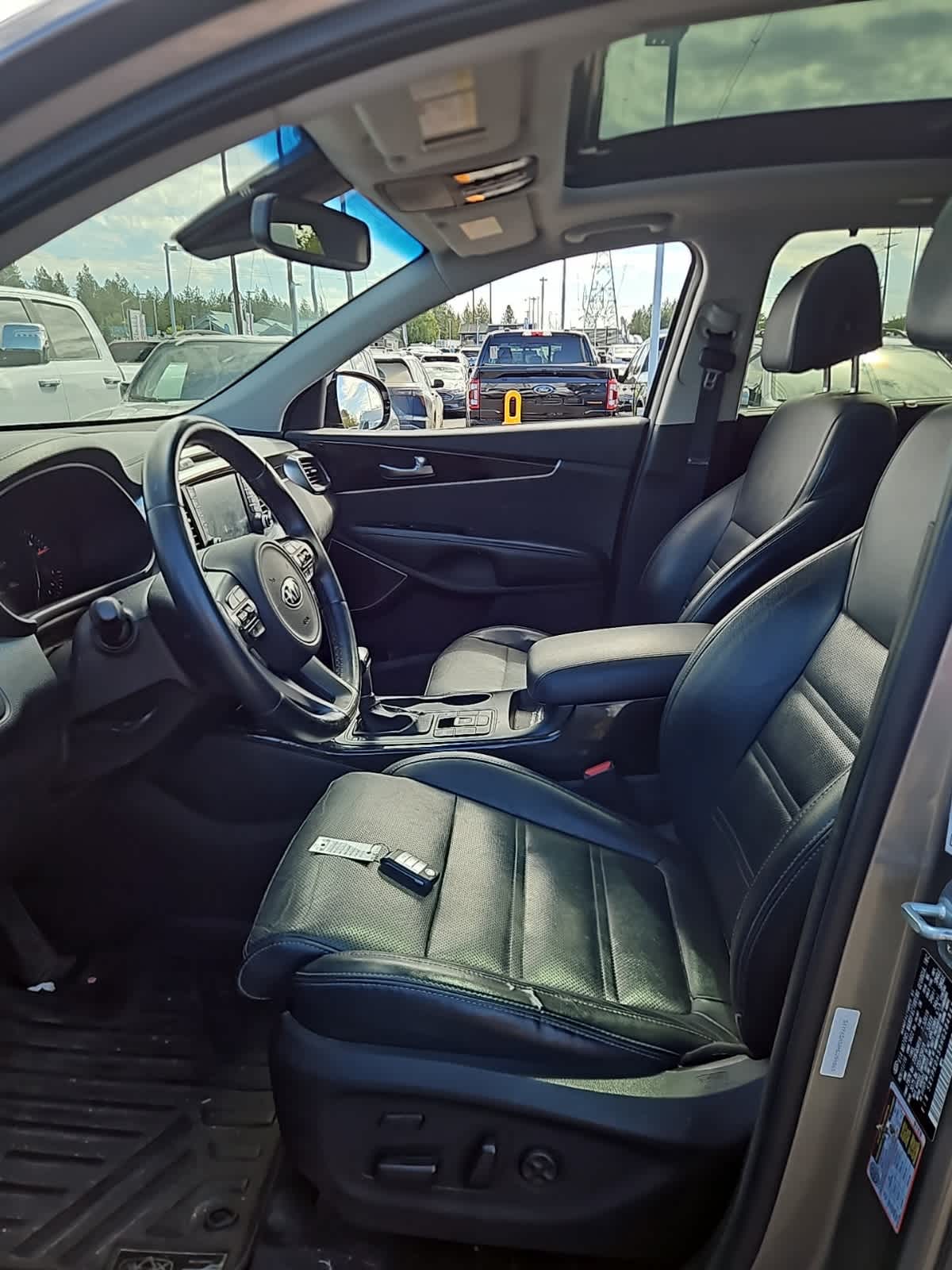 Thumbnail: 2017 Kia Sorento - 8
