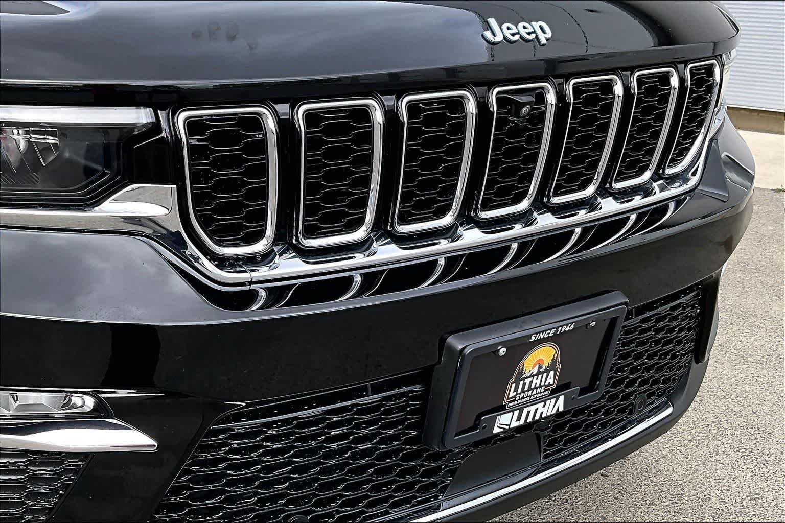 Thumbnail: 2022 Jeep Grand Cherokee - 32