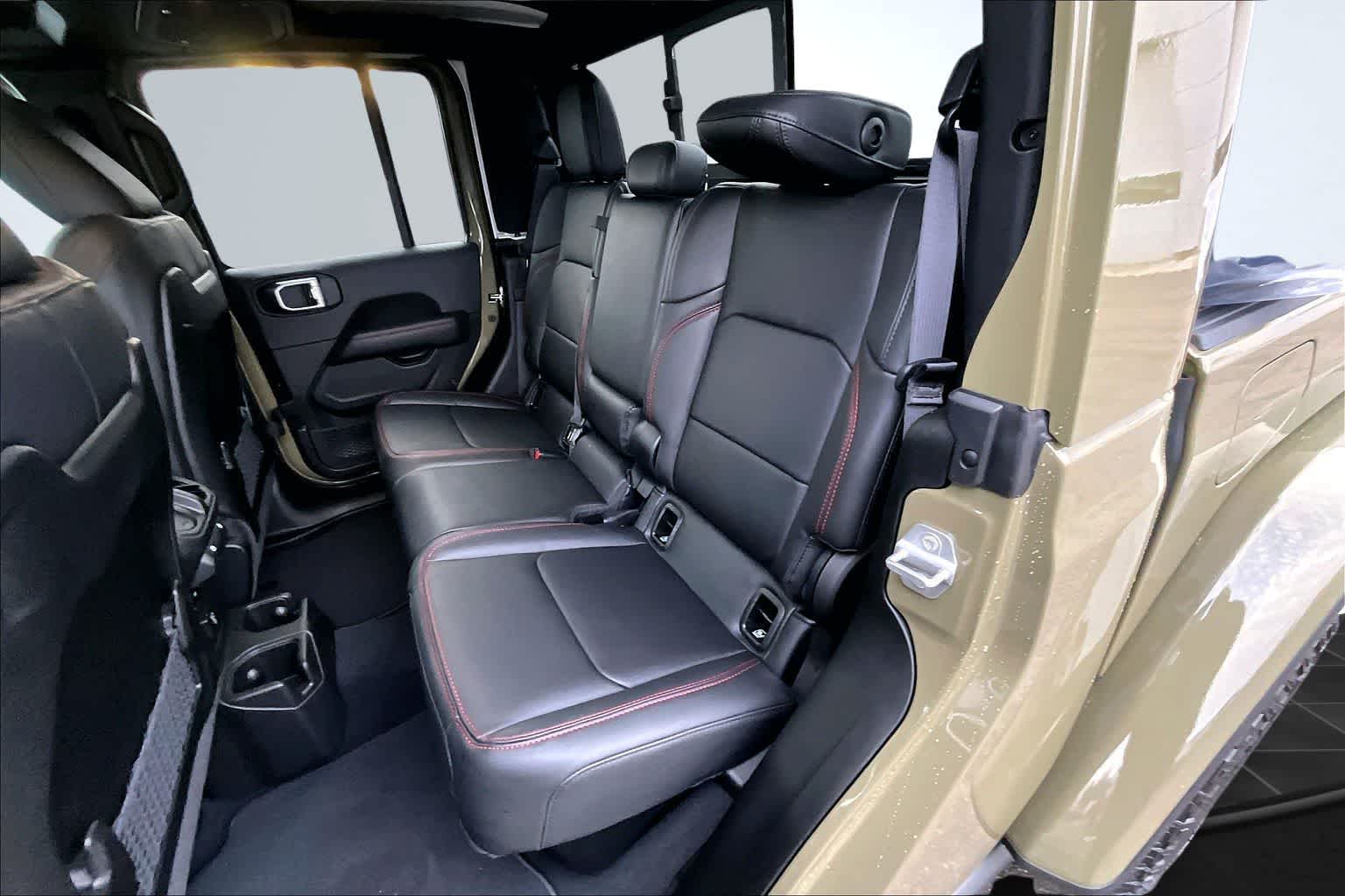 Thumbnail: 2026 Jeep Gladiator - 13