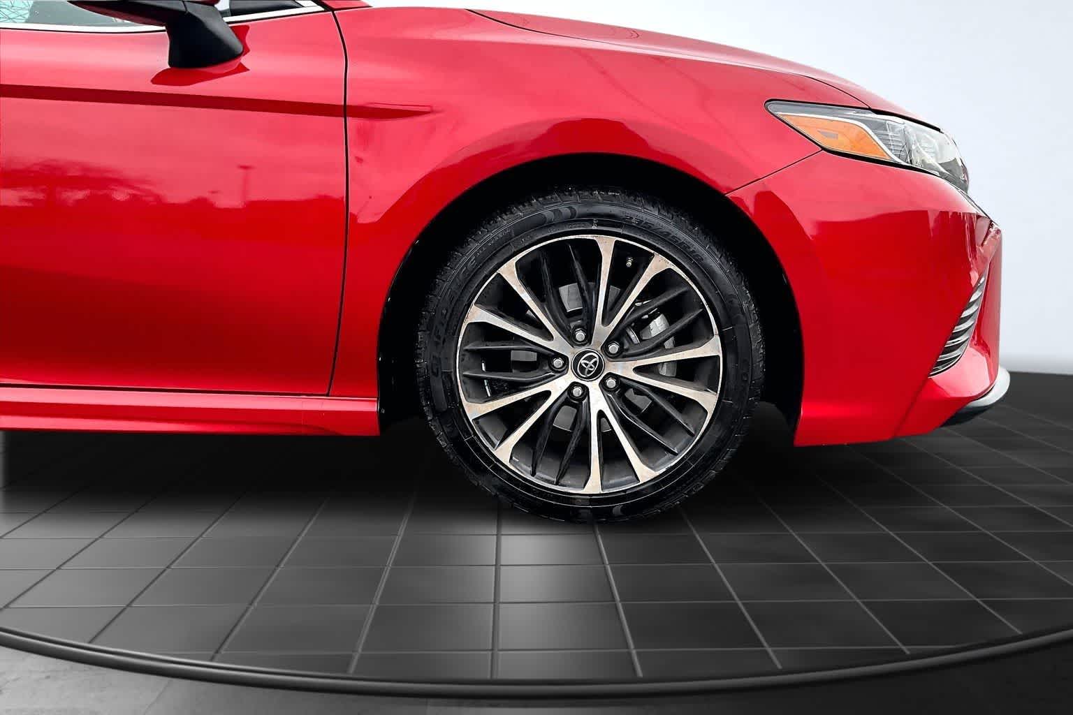 Thumbnail: 2019 Toyota Camry - 34