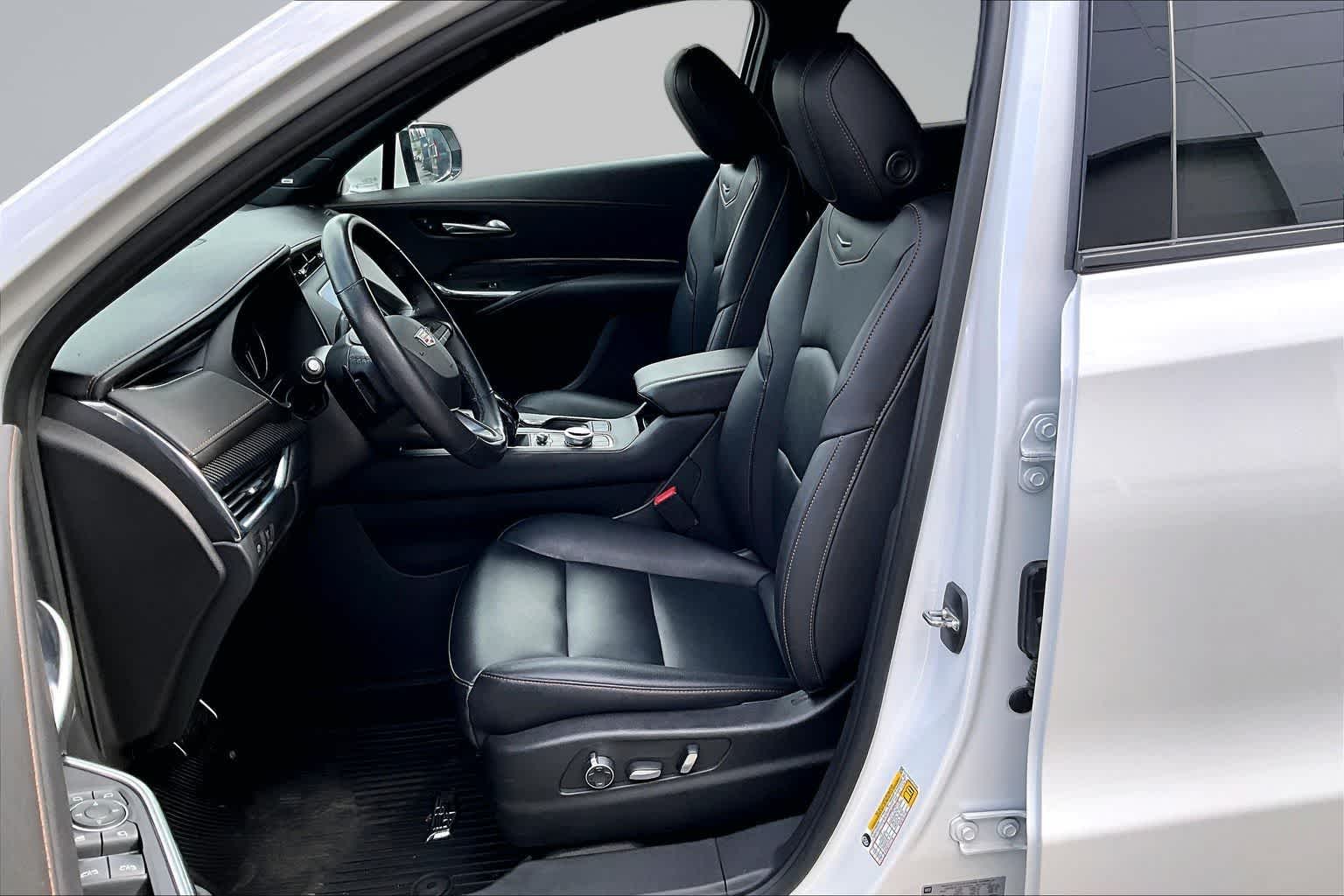 2023 Cadillac XT4 Sport - Photo 11