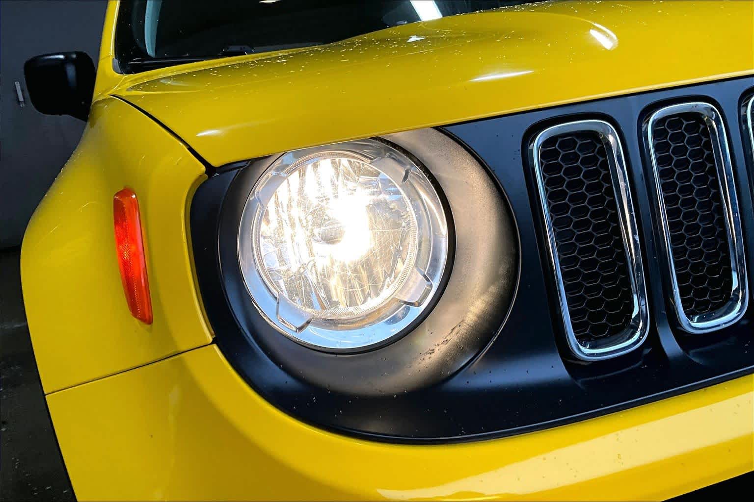 Thumbnail: 2018 Jeep Renegade - 31