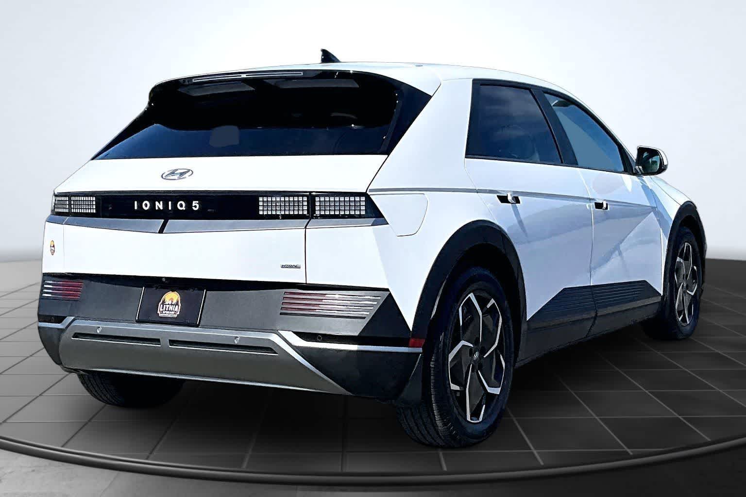 Thumbnail: 2023 Hyundai Ioniq 5 - 23