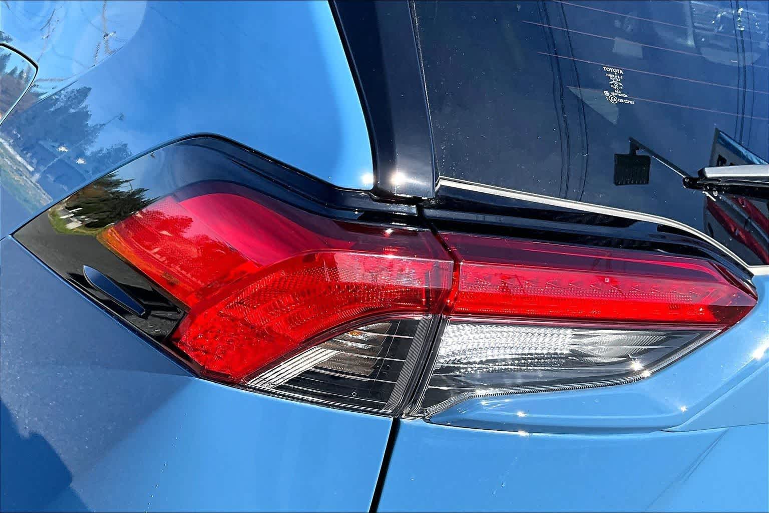 Thumbnail: 2025 Toyota RAV4 - 32