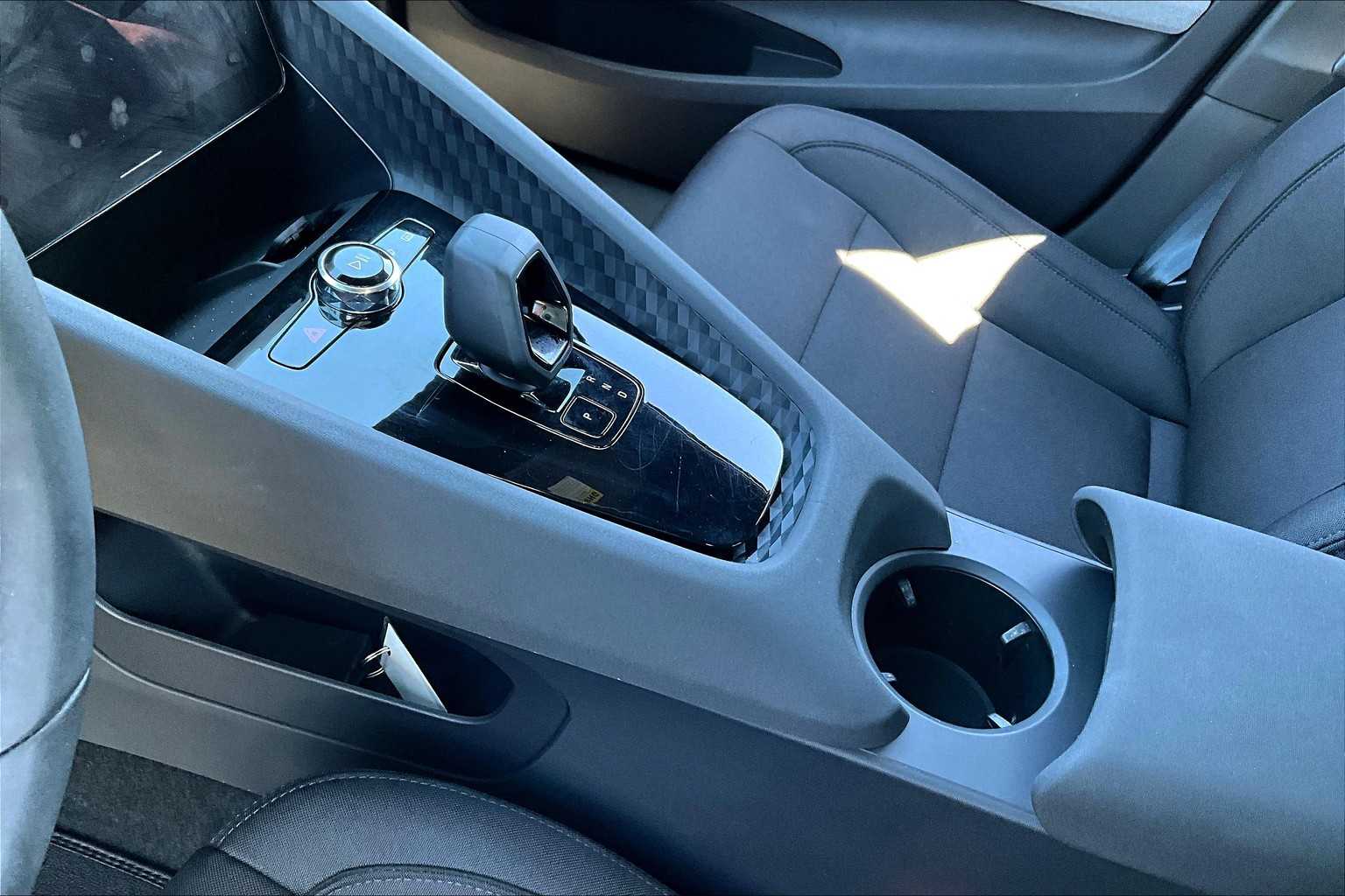 Thumbnail: 2022 Polestar 2 - 14