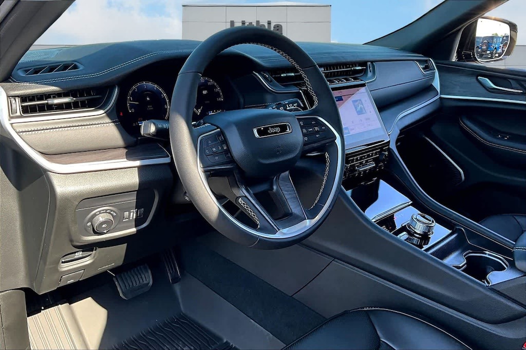 New 2025 Jeep Grand Cherokee Limited Sport Utility