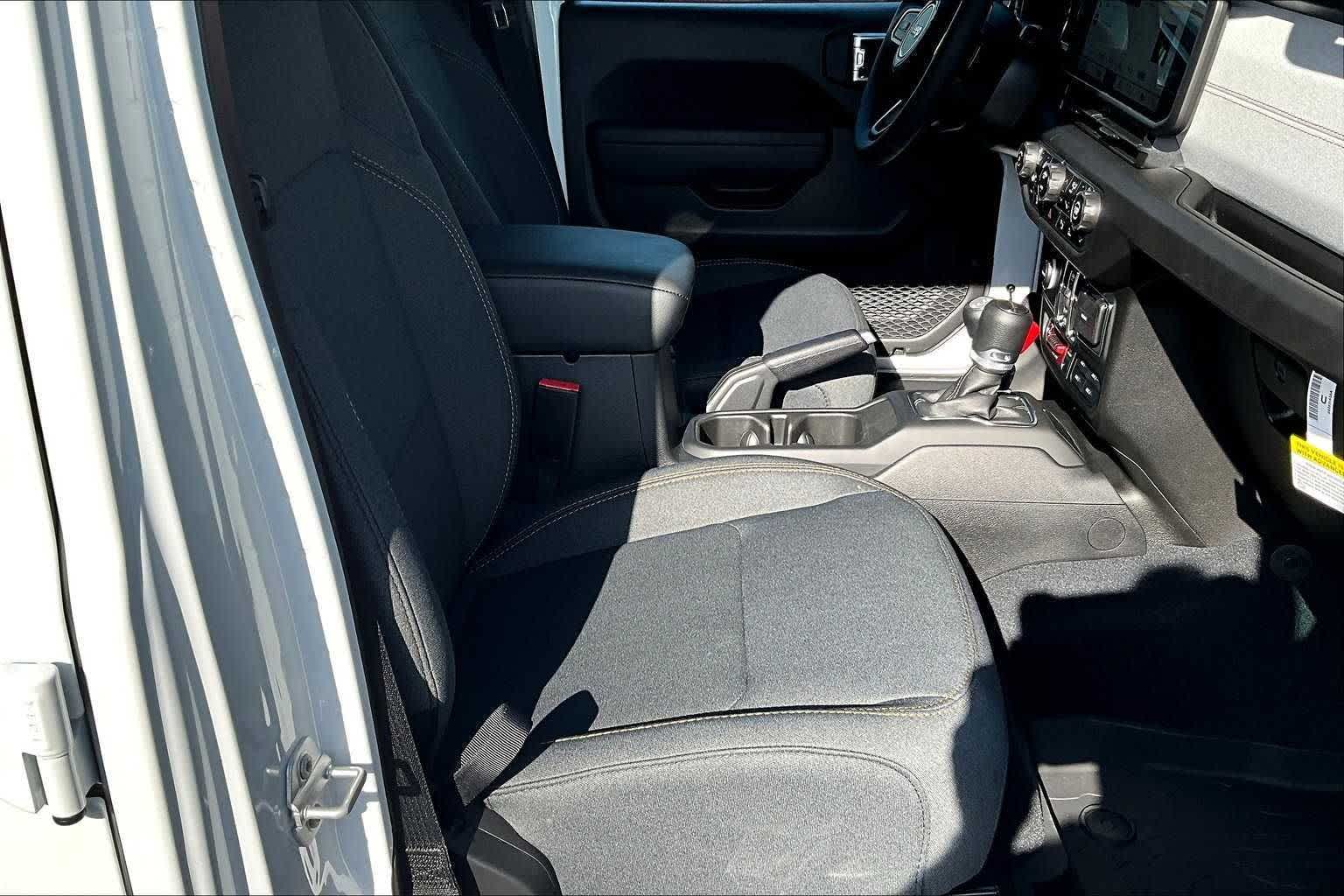 Thumbnail: 2025 Jeep Gladiator - 14