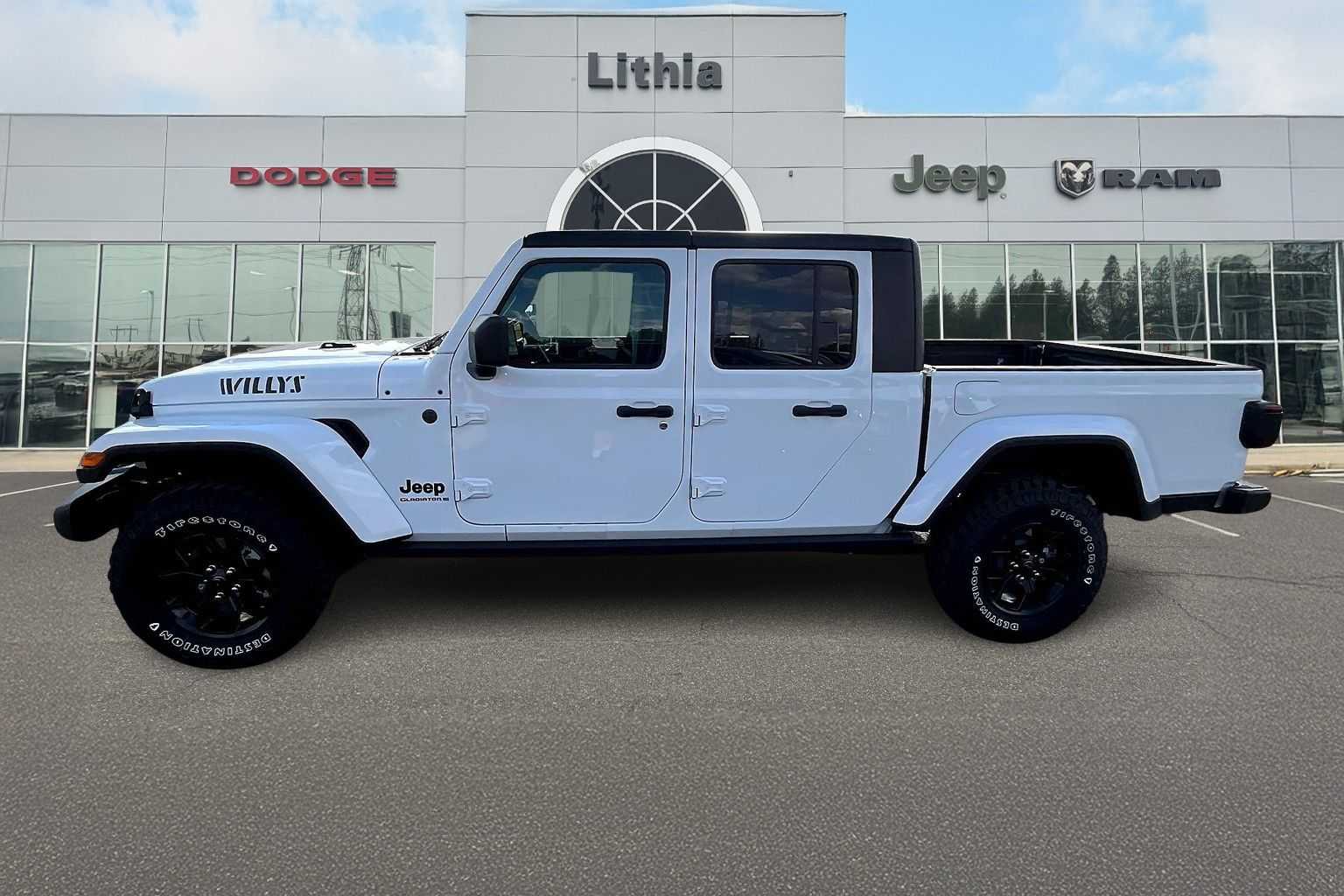 Thumbnail: 2025 Jeep Gladiator - 3