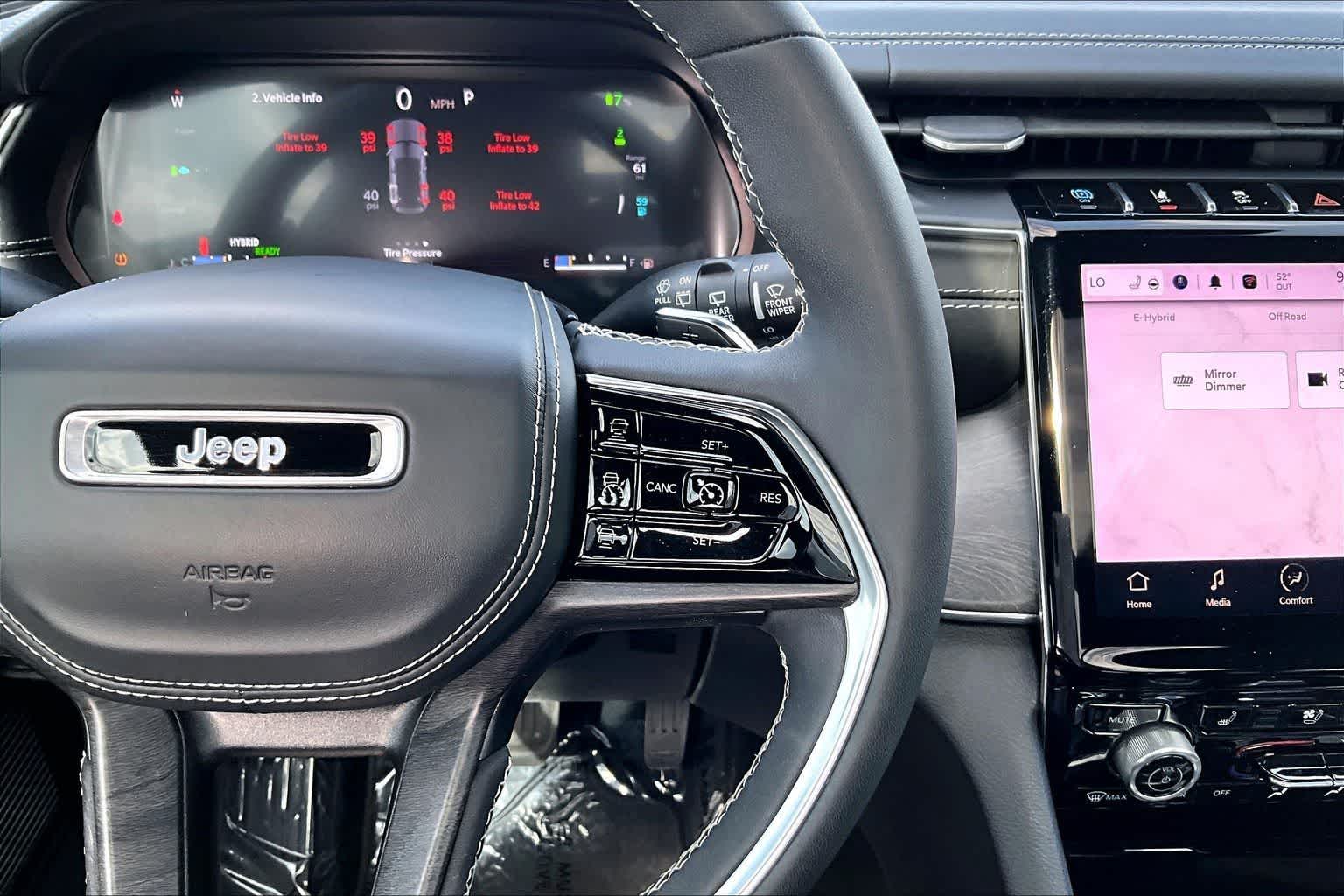 Thumbnail: 2022 Jeep Grand Cherokee - 25