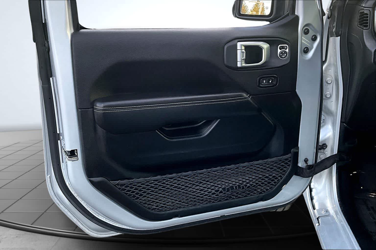 Thumbnail: 2023 Jeep Wrangler - 28