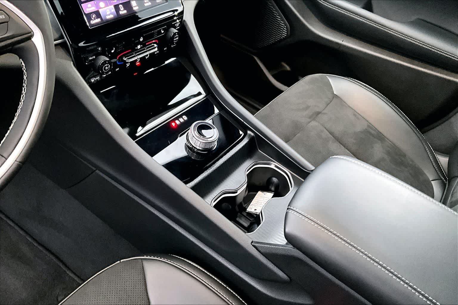 Thumbnail: 2025 Jeep Grand Cherokee L - 17