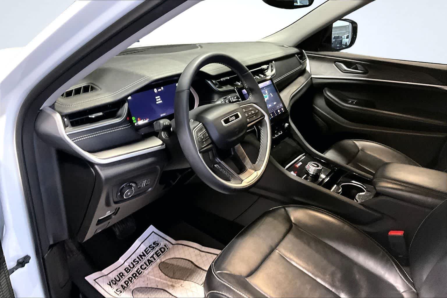 Thumbnail: 2023 Jeep Grand Cherokee L - 2