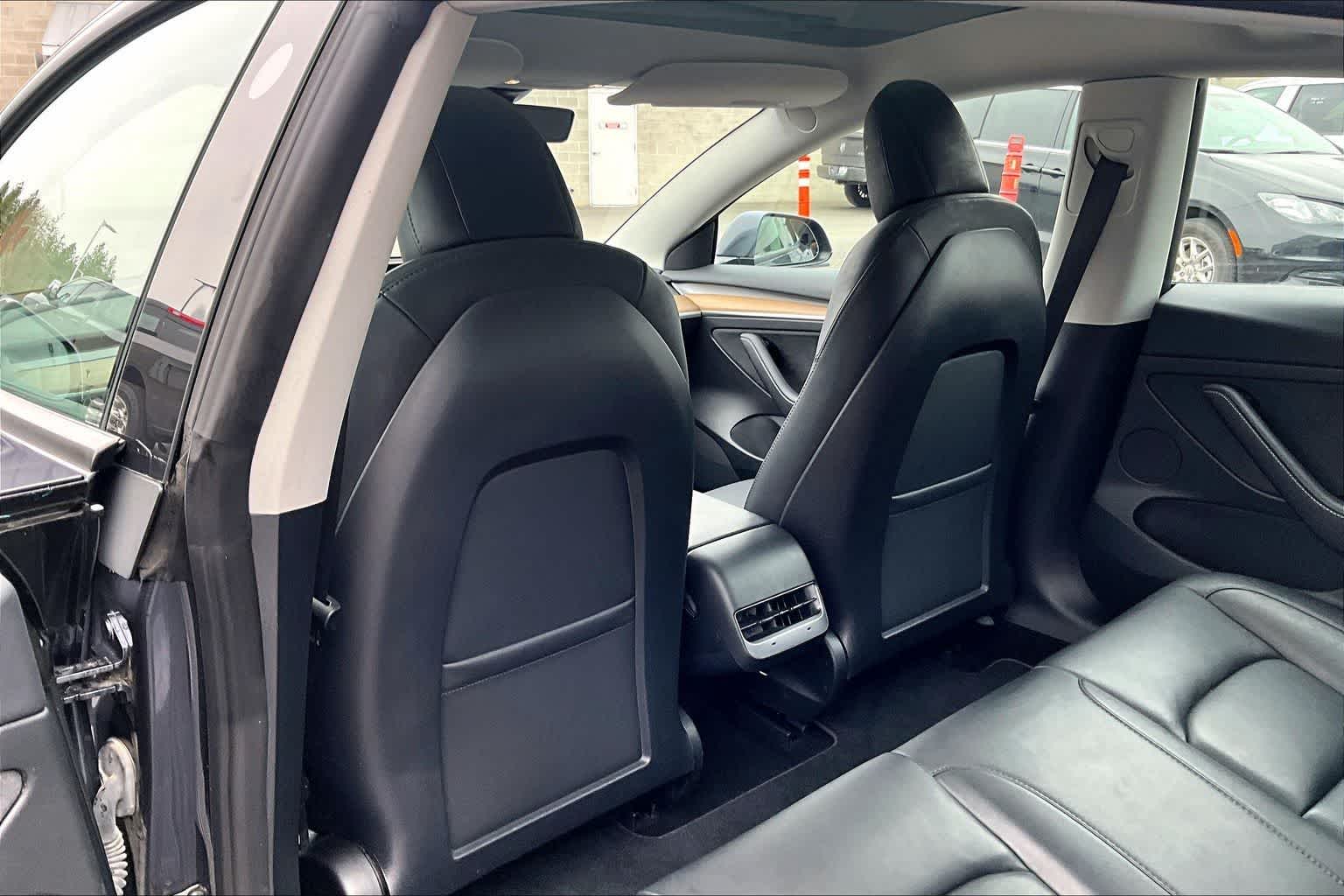 Thumbnail: 2023 Tesla Model 3 - 12