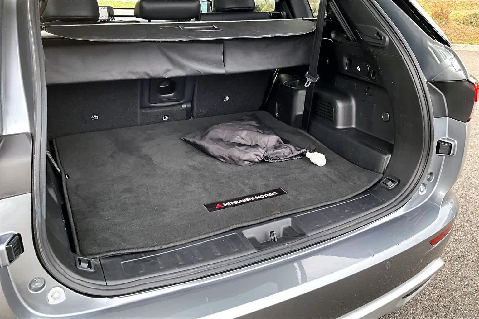 Thumbnail: 2023 Mitsubishi Outlander - 19