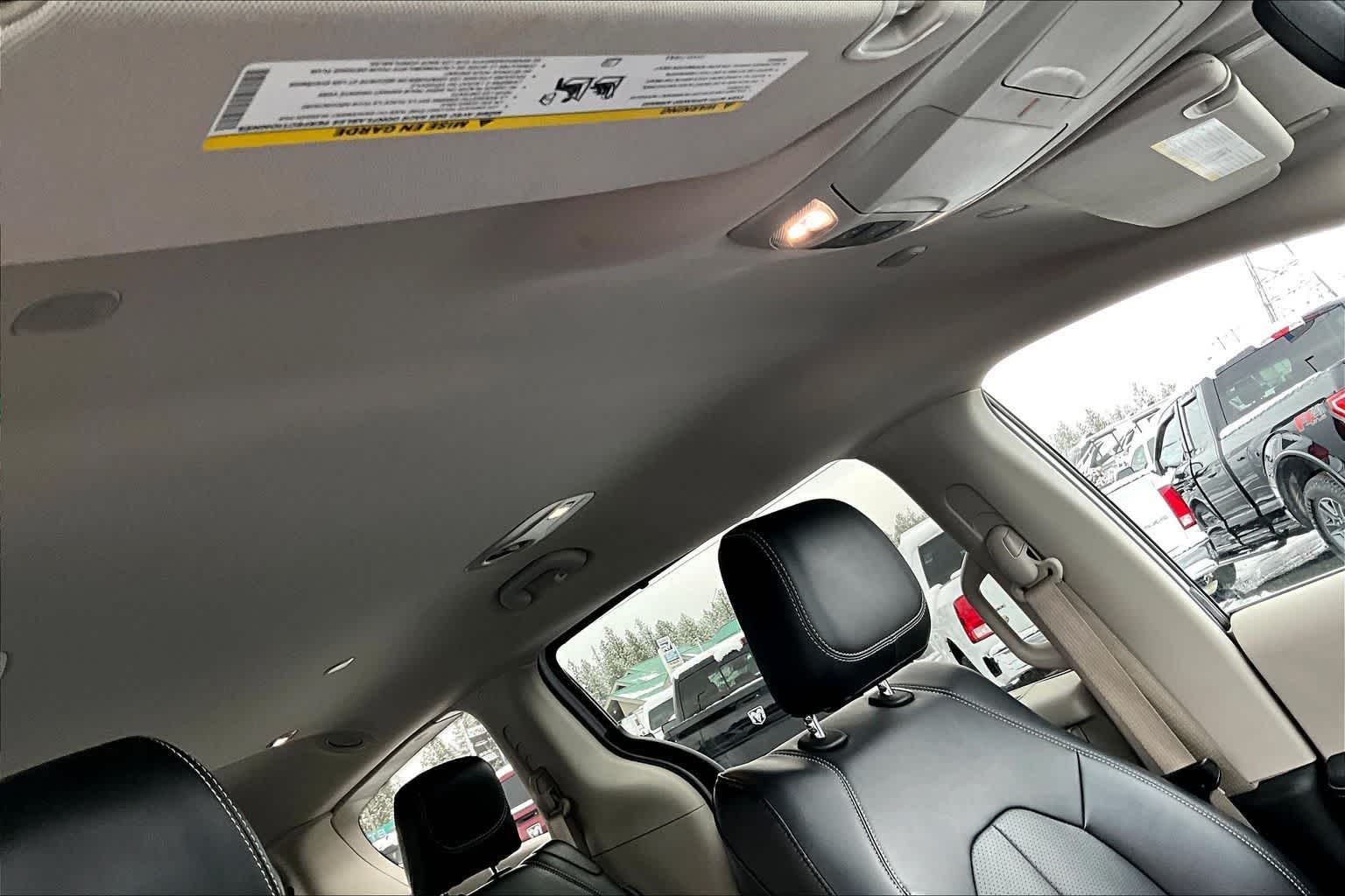 Thumbnail: 2024 Chrysler Pacifica - 30