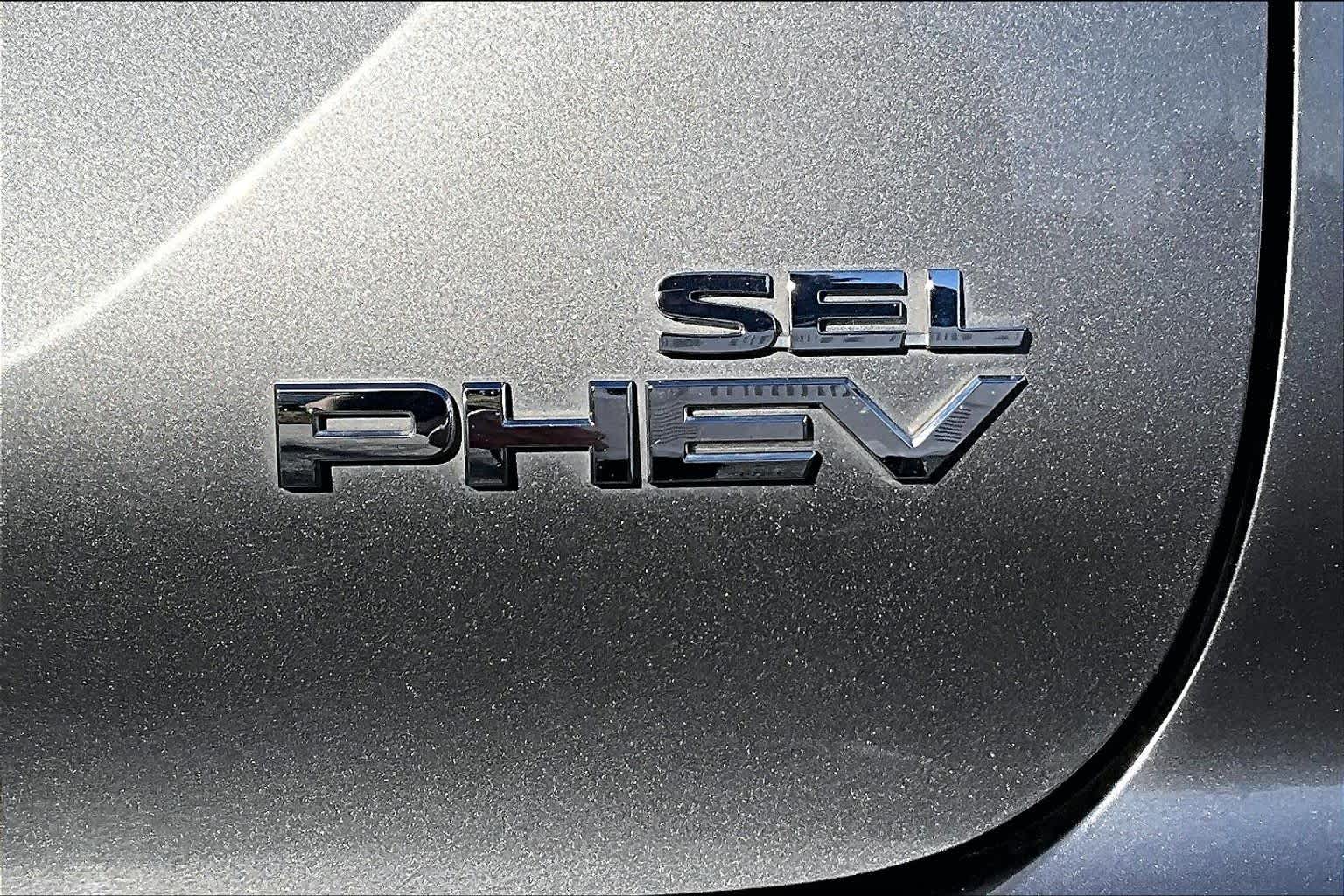 Thumbnail: 2023 Mitsubishi Outlander - 7