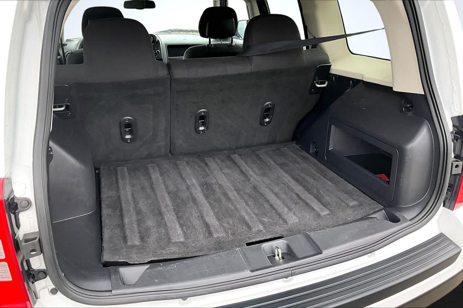 Thumbnail: 2016 Jeep Patriot - 19