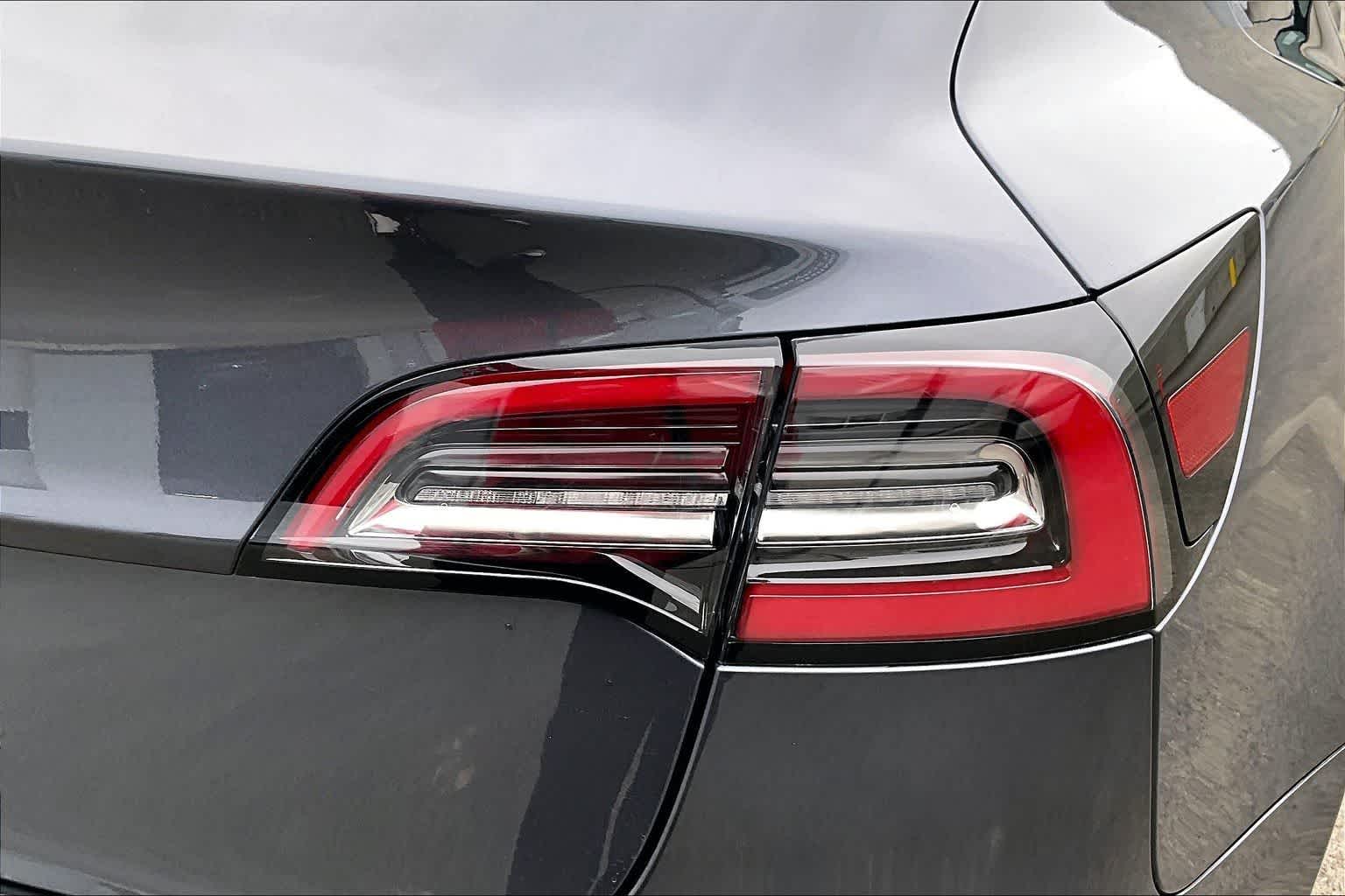 Thumbnail: 2023 Tesla Model 3 - 32