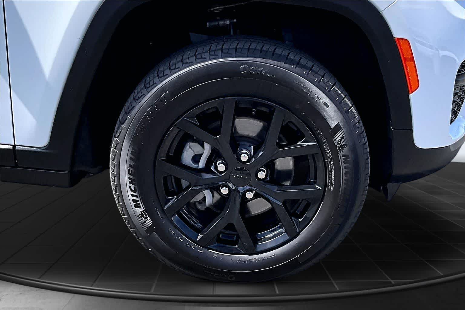 Thumbnail: 2024 Jeep Grand Cherokee - 33
